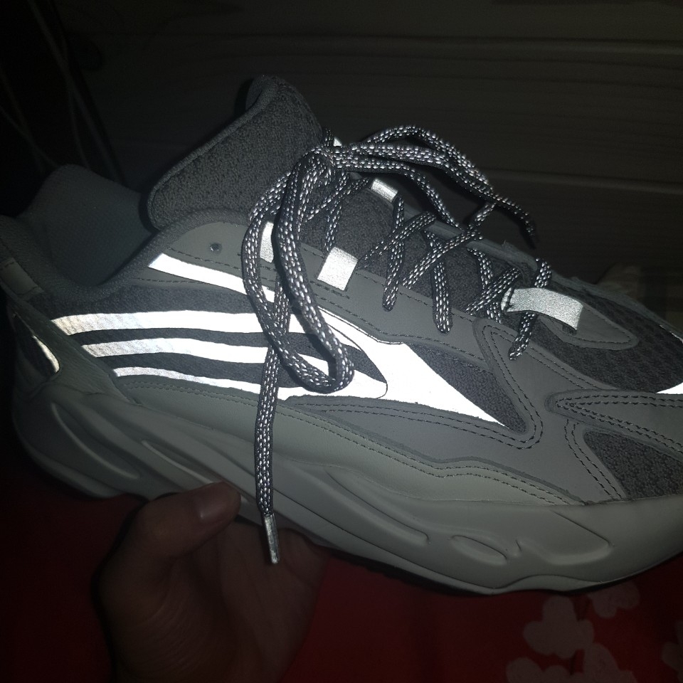 Adidas Yeezy Boost 700 V2 Static 2018 착용 스타일