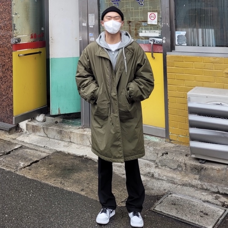 Jordan 1 Mid Light Smoke Grey 착용 스타일 - 1