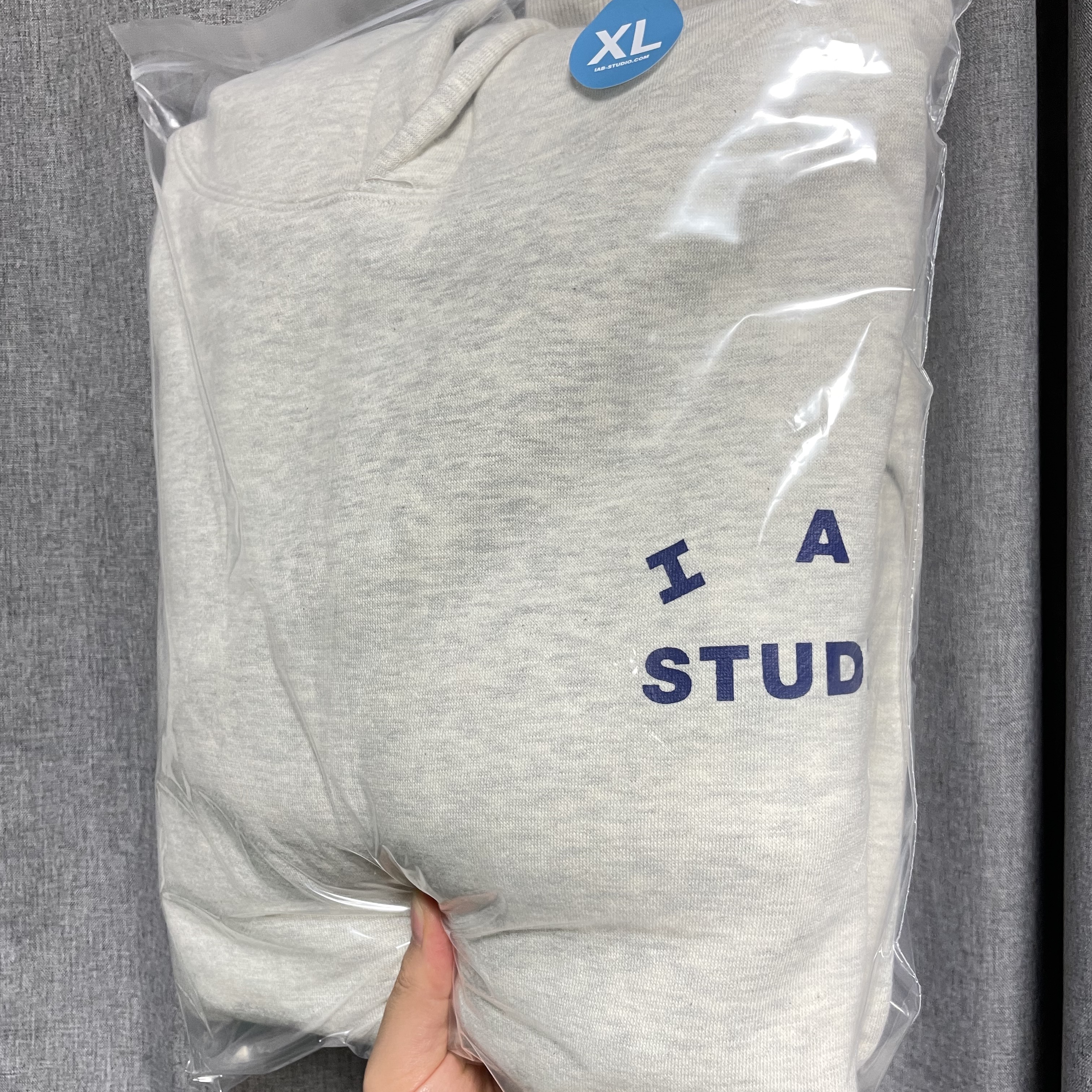IAB Studio Hoodie Oatmeal Gray - 21SS 착용 스타일 - 1