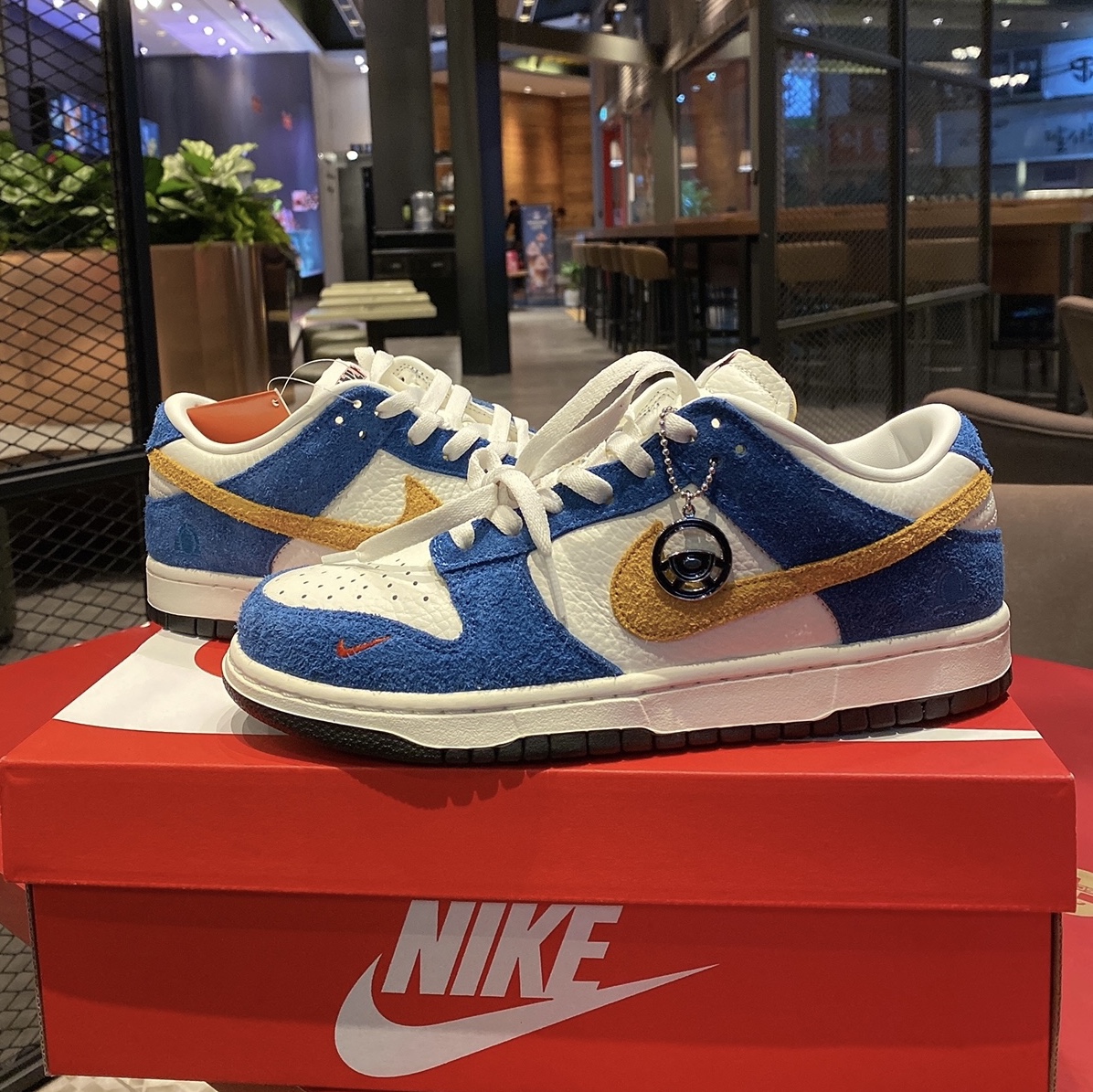 Nike x Kasina Dunk Low 80's Bus 착용 스타일 - 4