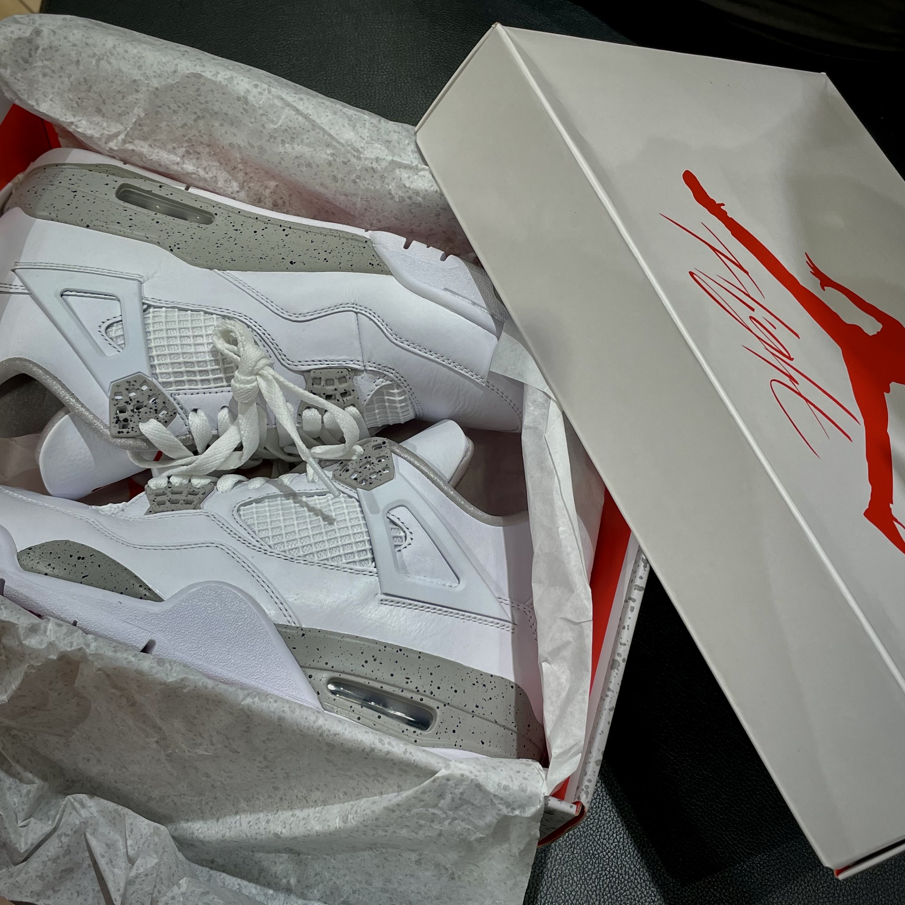 Jordan 4 Retro Tech White 착용 스타일