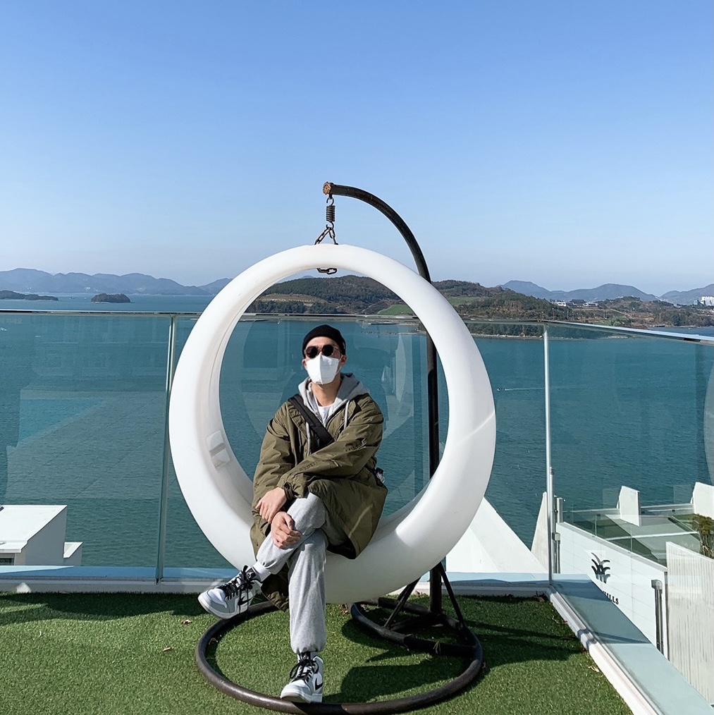 Jordan 1 Mid Light Smoke Grey 착용 스타일 - 2