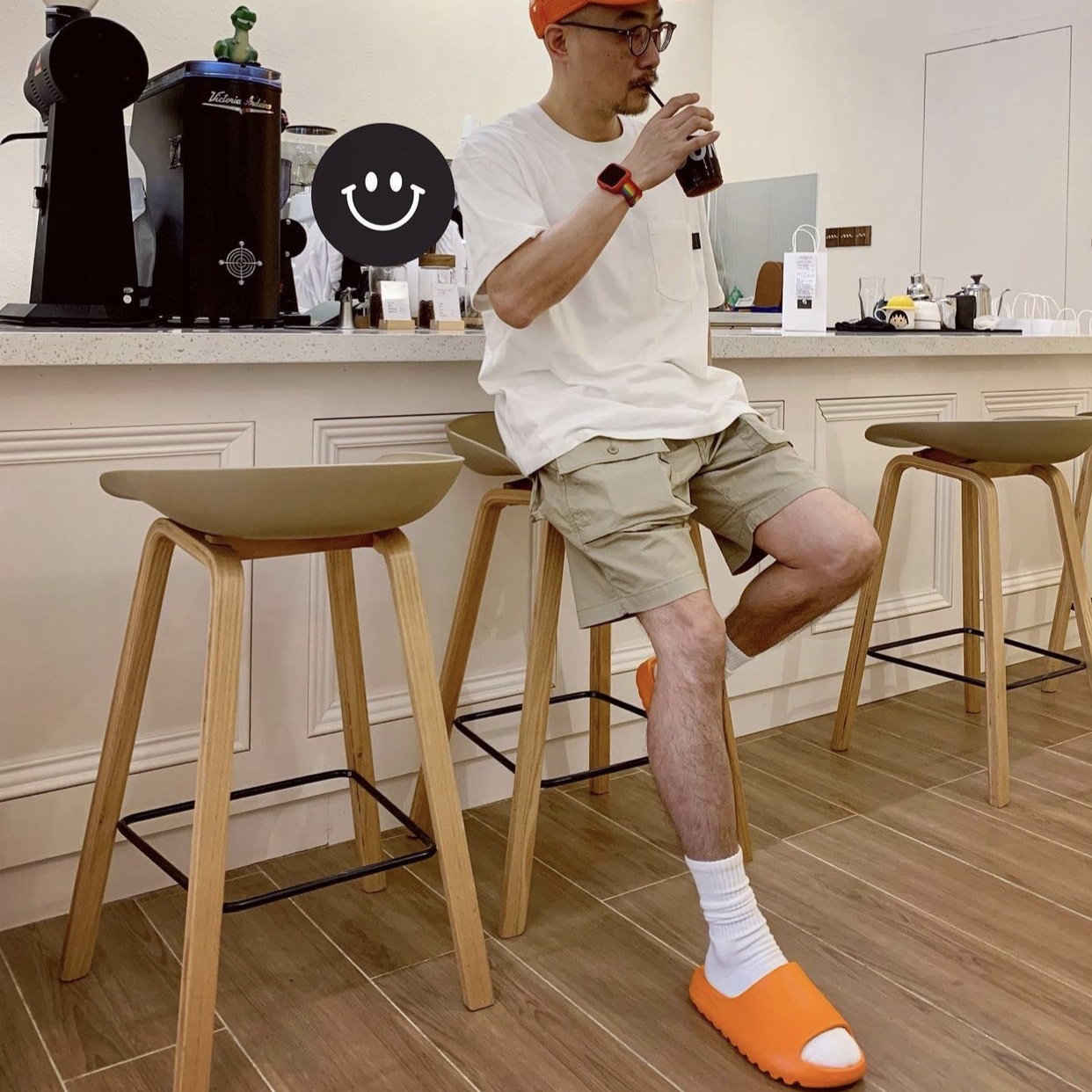 Adidas Yeezy Slide Enflame Orange 착용 스타일 - 3