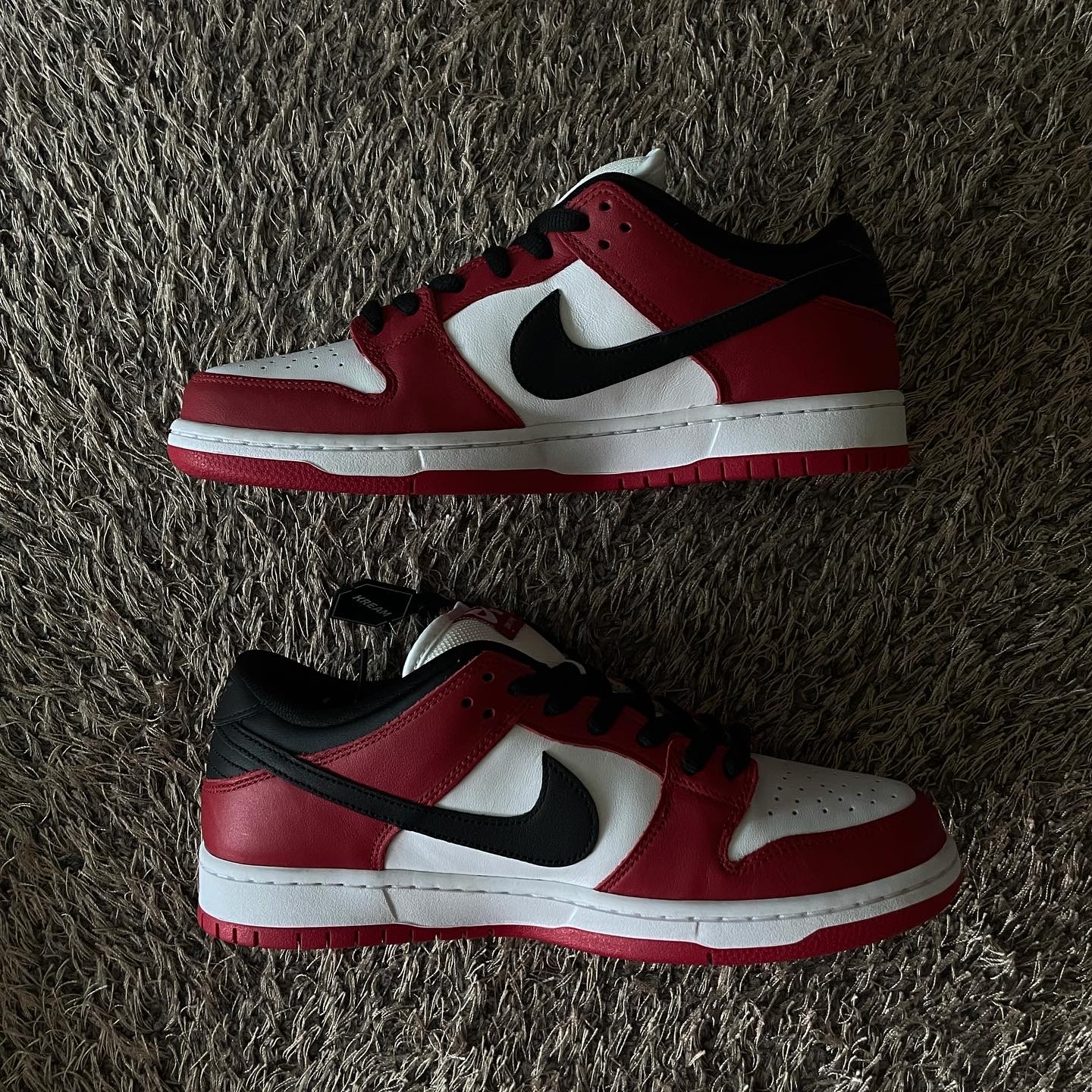 Nike SB Dunk Low Pro Chicago 착용 스타일 - 2