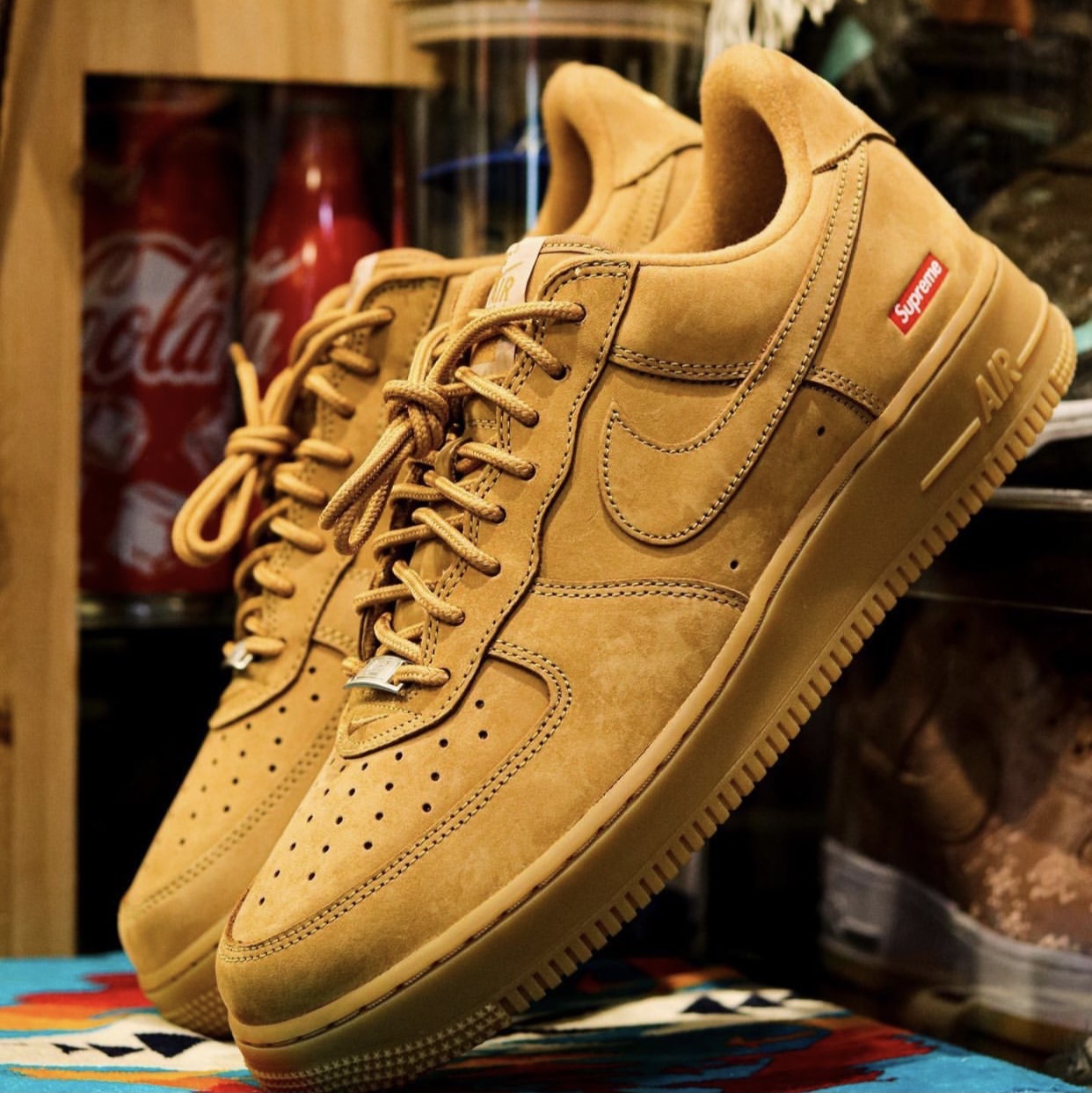 Nike Air Force 1 Low Flax 착용 스타일 - 2