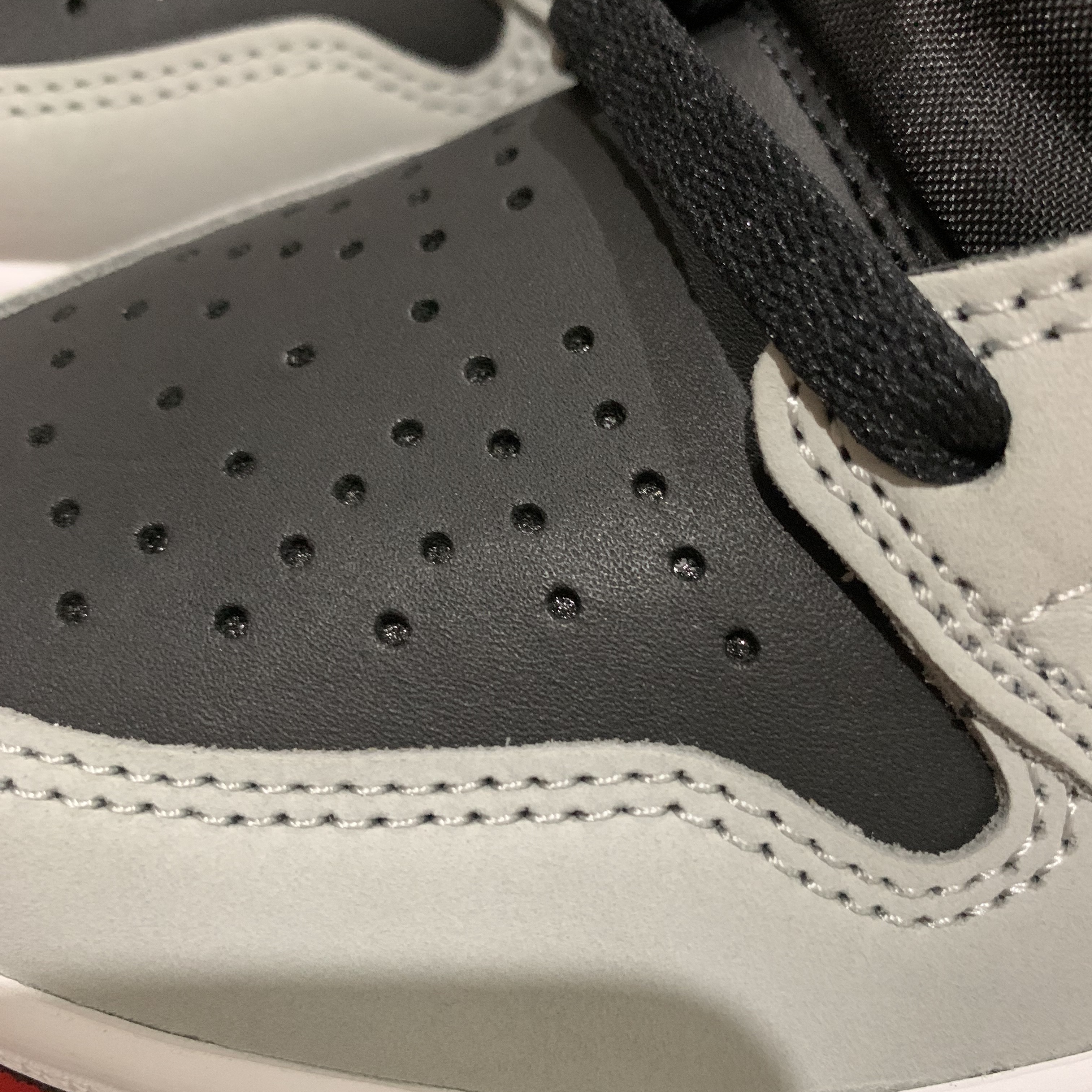 Jordan 1 Retro High OG Shadow 2.0 착용 스타일 - 2
