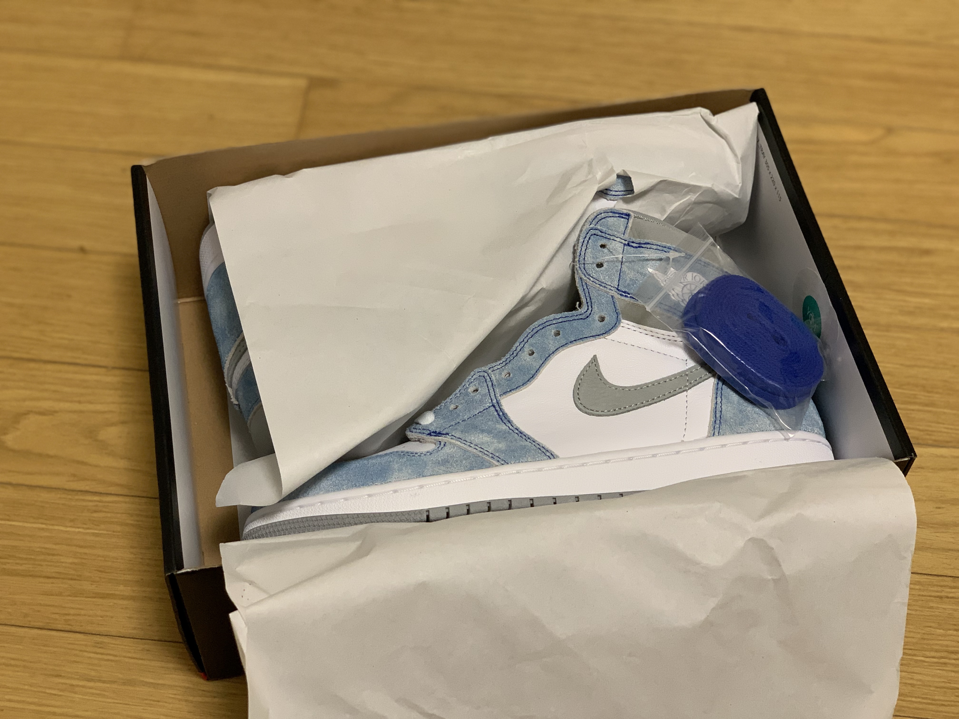 Jordan 1 Retro High OG Hyper Royal 착용 스타일 - 2