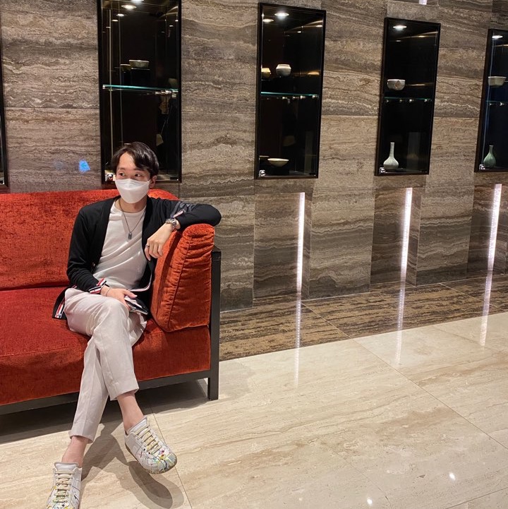 Thom Browne Classic Merino Wool Cardigan Black, Maison Margiela Replica Paint Drop Sneakers 착용 스타일