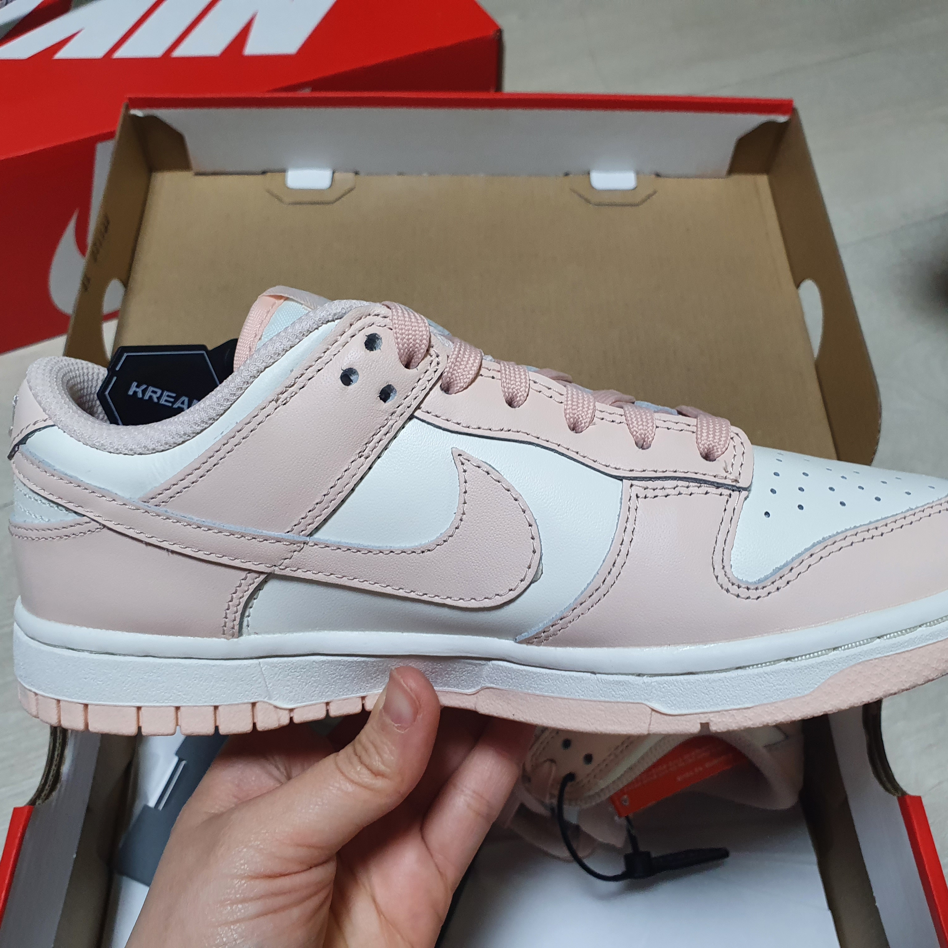 (W) Nike Dunk Low Orange Pearl 착용 스타일 - 1
