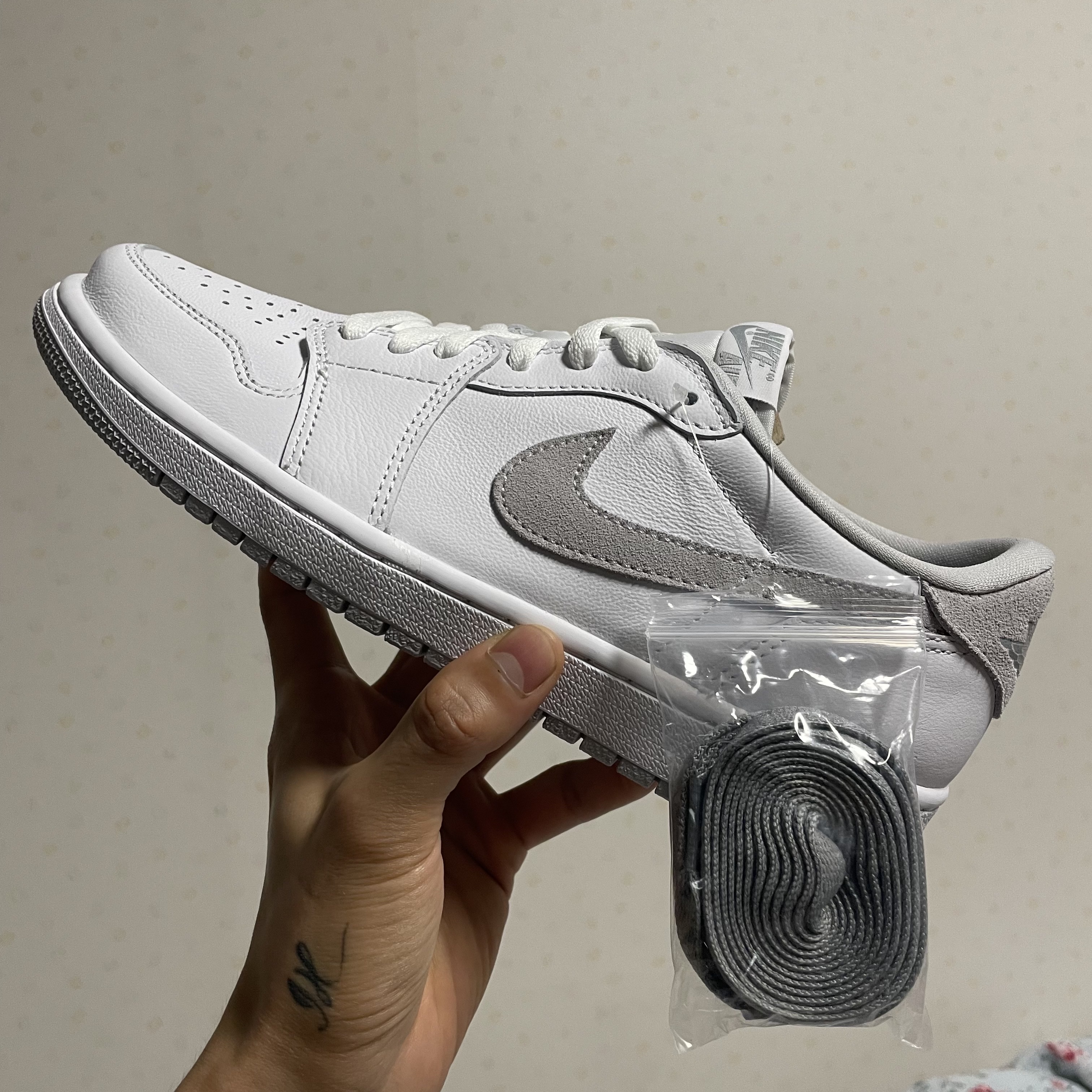 Jordan 1 Low OG Neutral Grey 착용 스타일