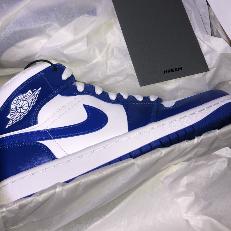 (W) Jordan 1 Mid White Hyper Royal 착용 스타일