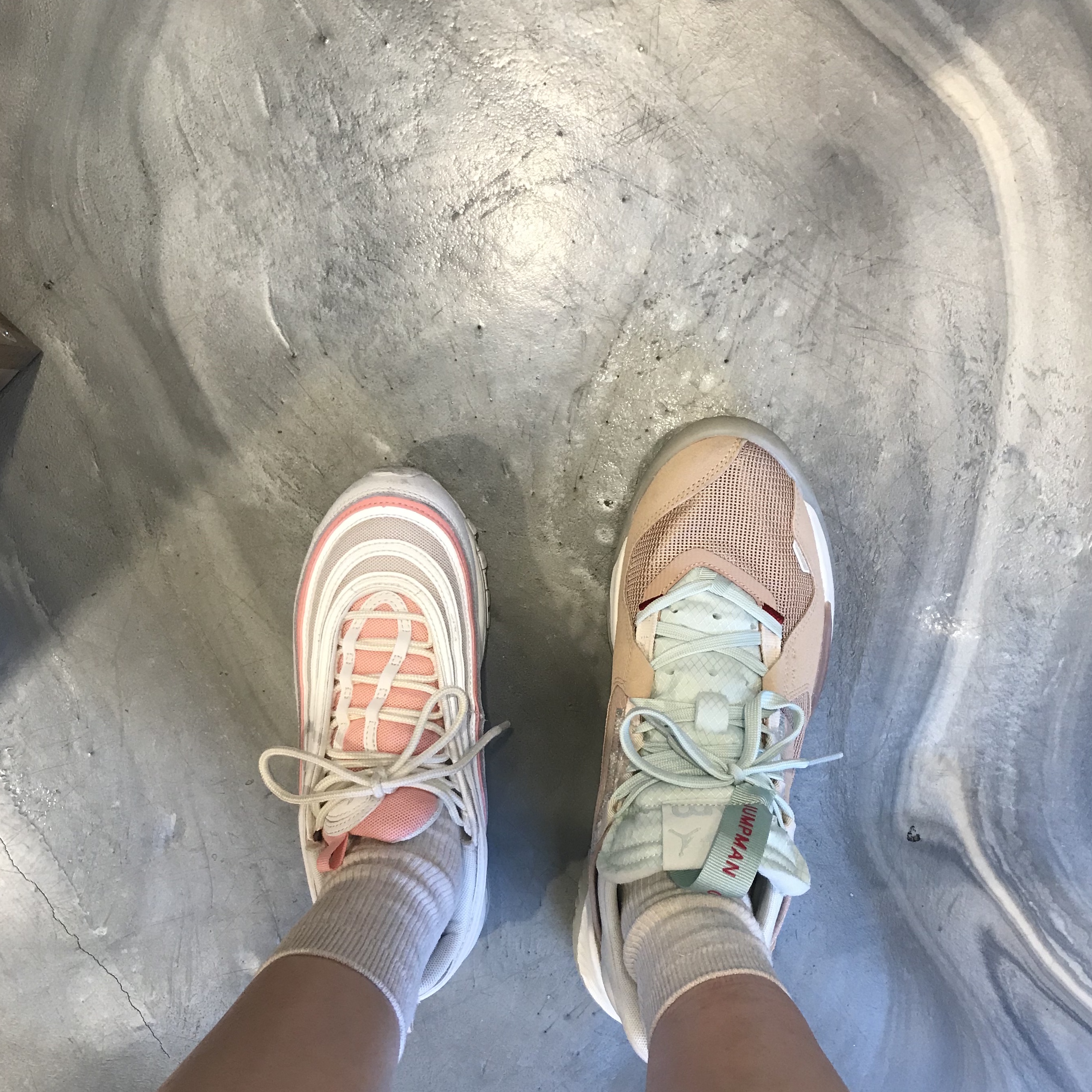Jordan Delta SP Vachetta Tan, (W) Nike Air Max 97 Summit White Bleached Coral 착용 스타일
