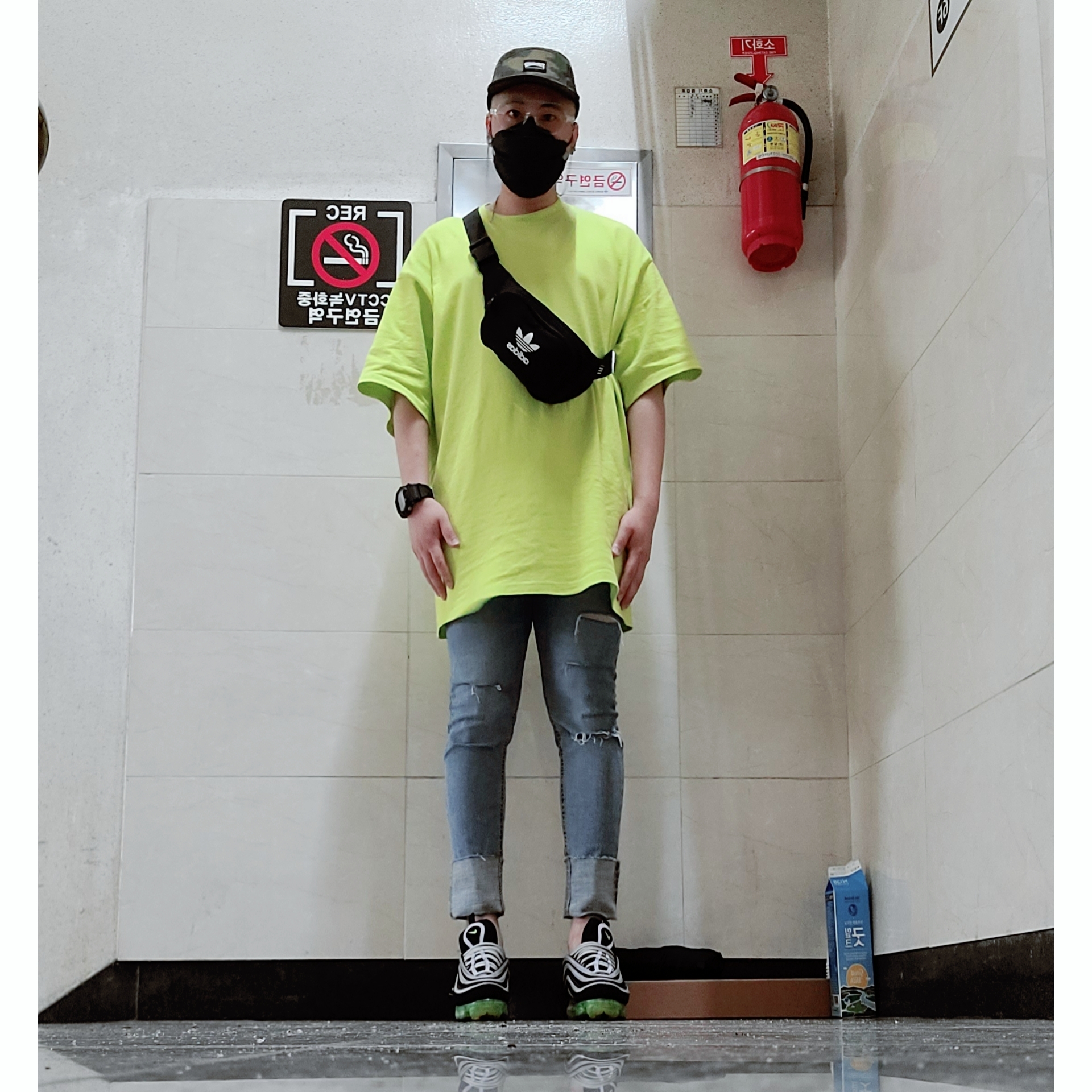 Nike Air VaporMax 97 Black Volt 착용 스타일 - 4