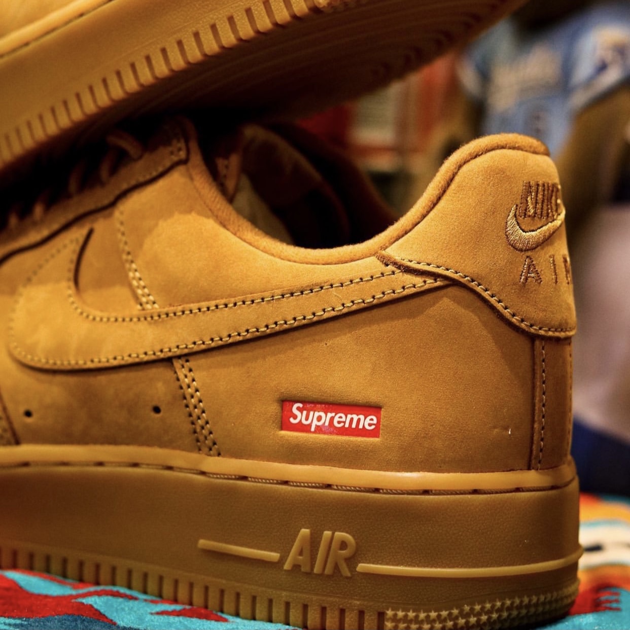 Nike Air Force 1 Low Flax 착용 스타일 - 3