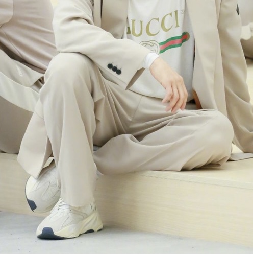 Adidas Yeezy Boost 700 Analog 2019 착용 스타일 - 2
