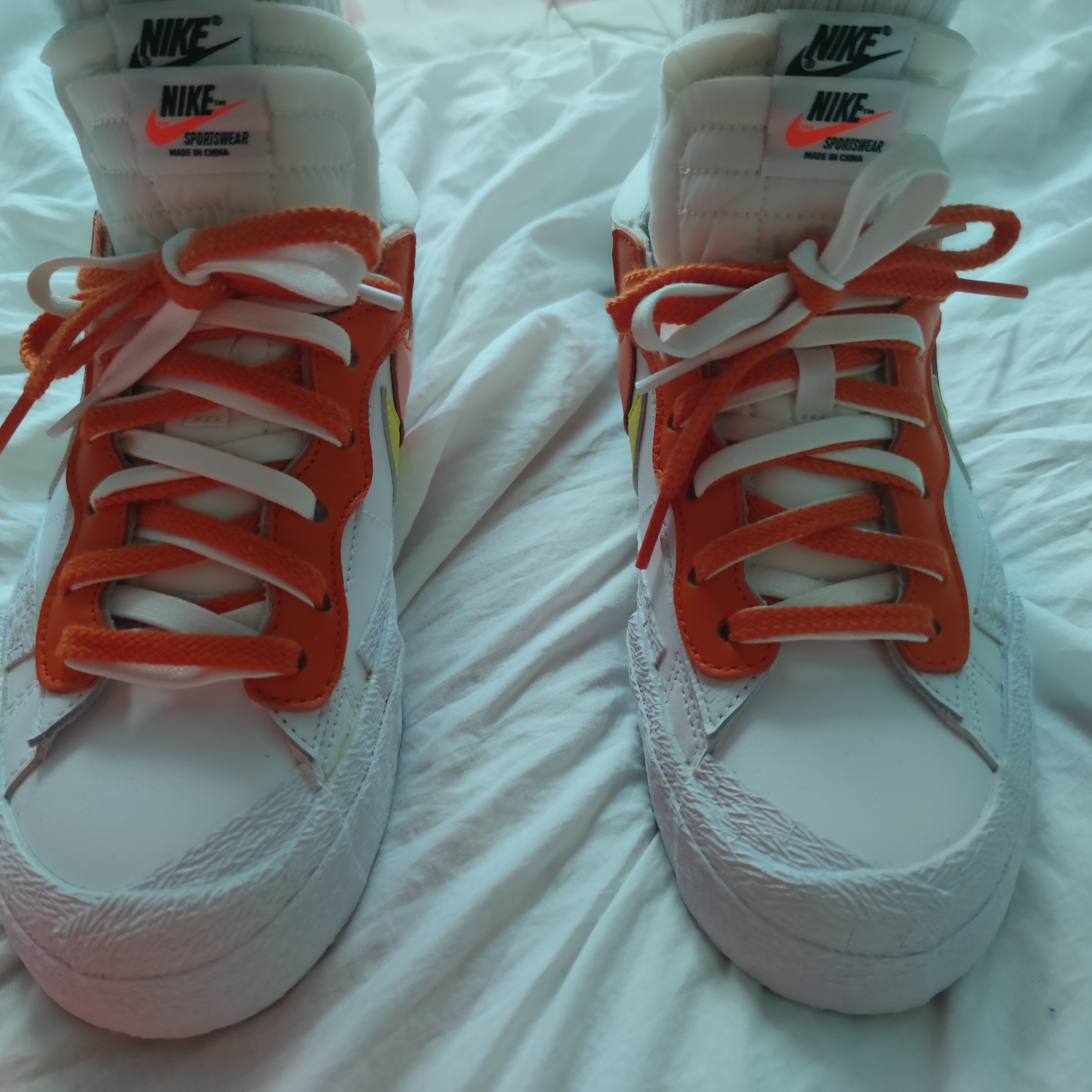 Nike x Sacai Blazer Low Magma Orange 착용 스타일 - 2