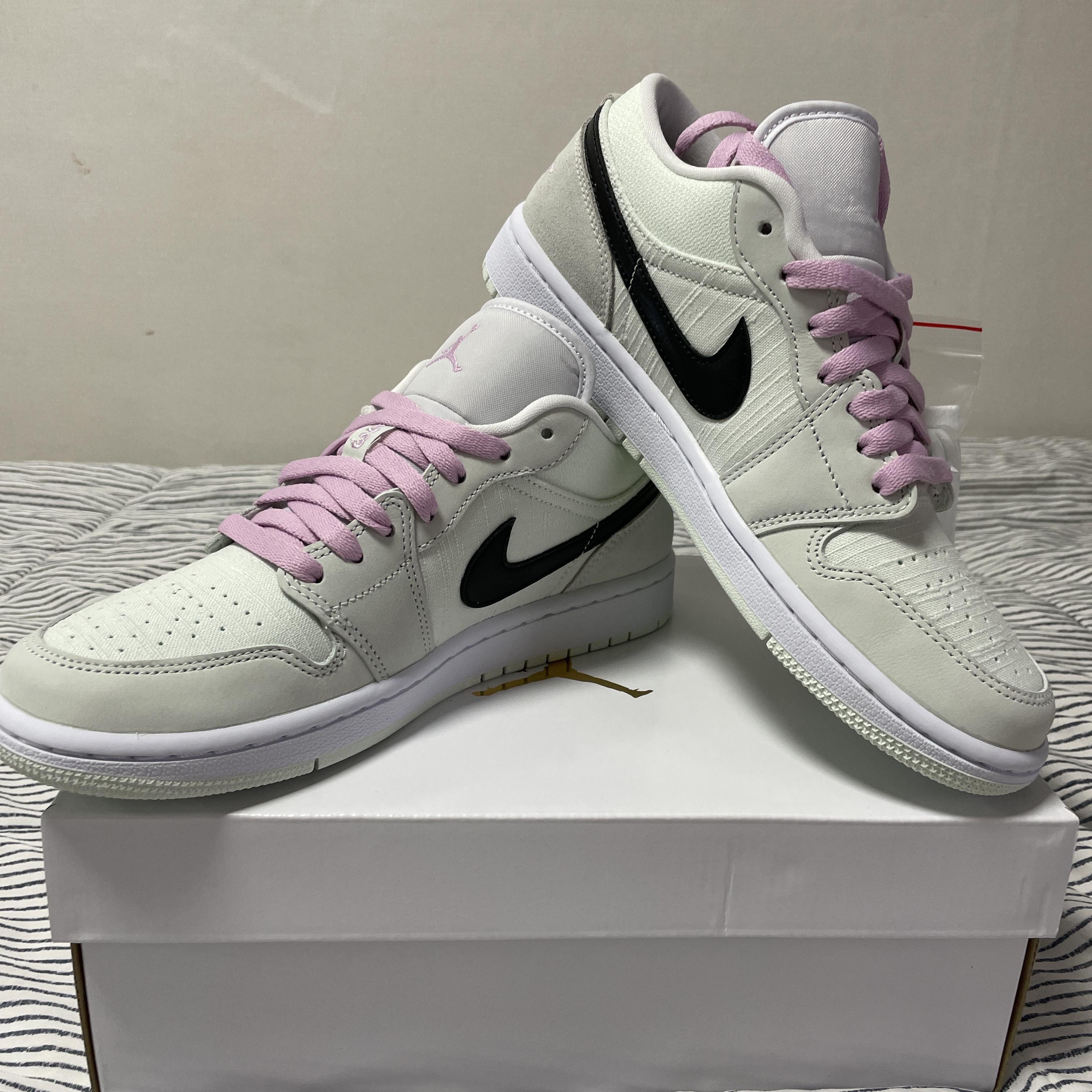 (W) Jordan 1 Low SE Barely Green 착용 스타일