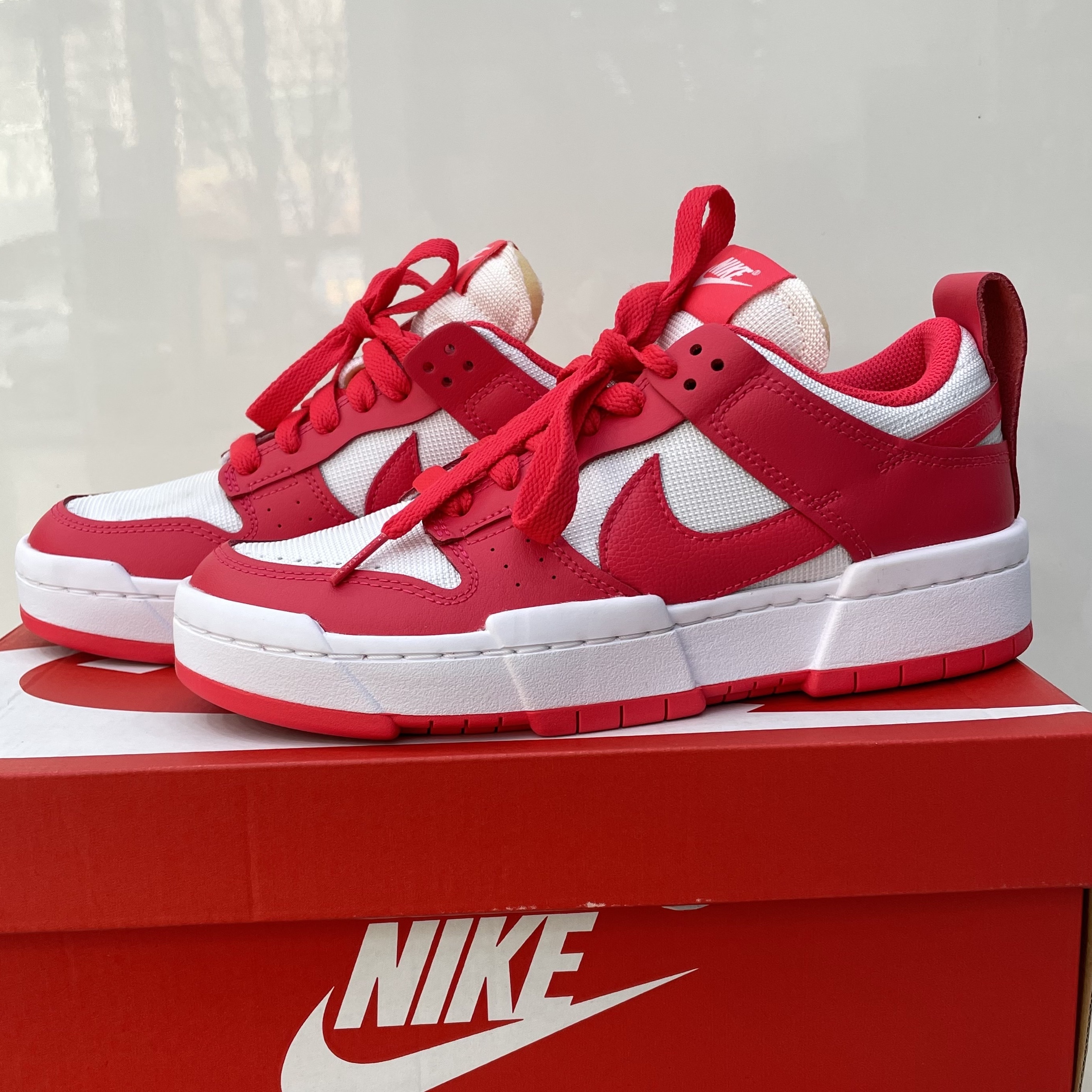 (W) Nike Dunk Low Disrupt Siren Red, Nike Dunk High SP Varsity Maize 착용 스타일 - 2