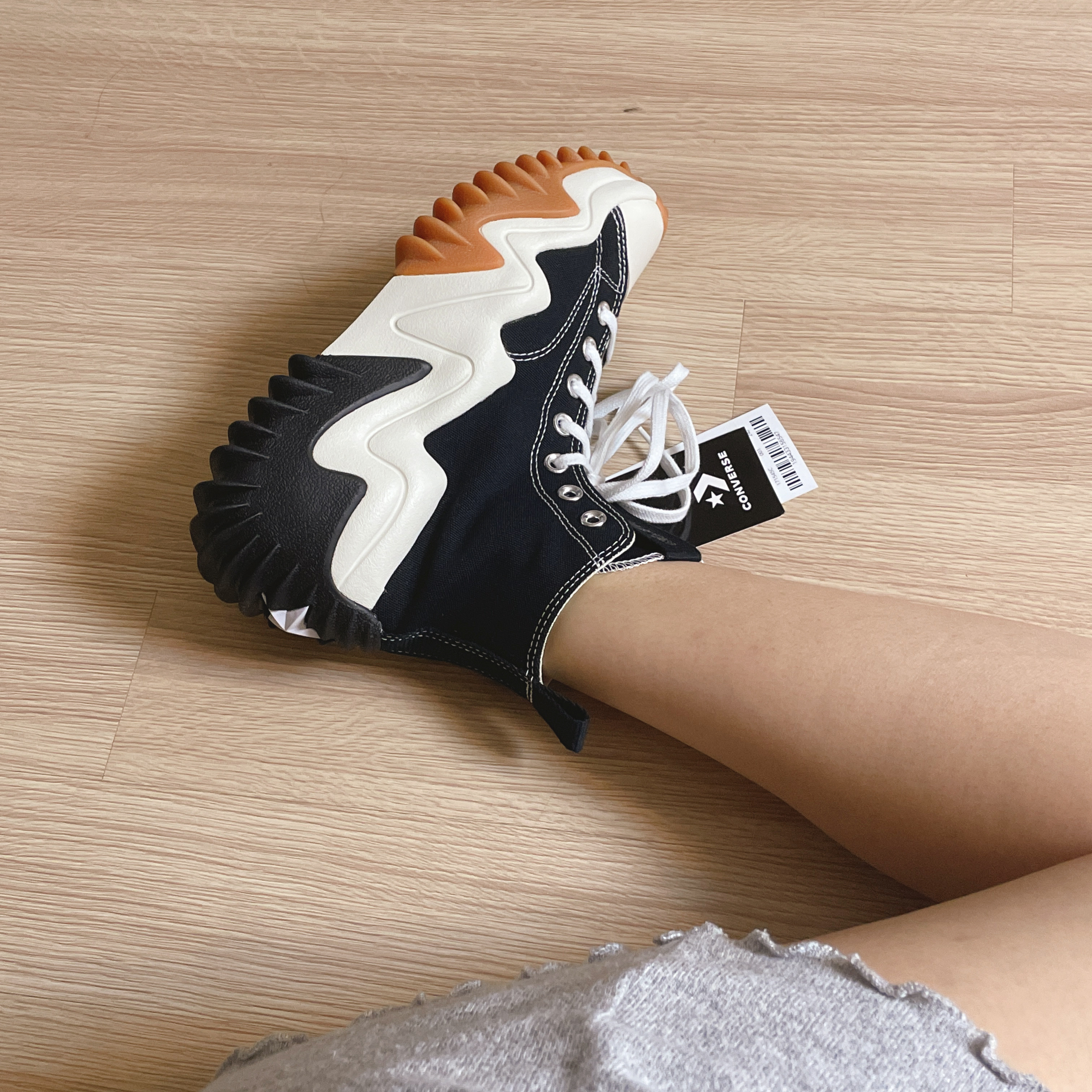 Converse Run Star Motion High Black 착용 스타일 - 1