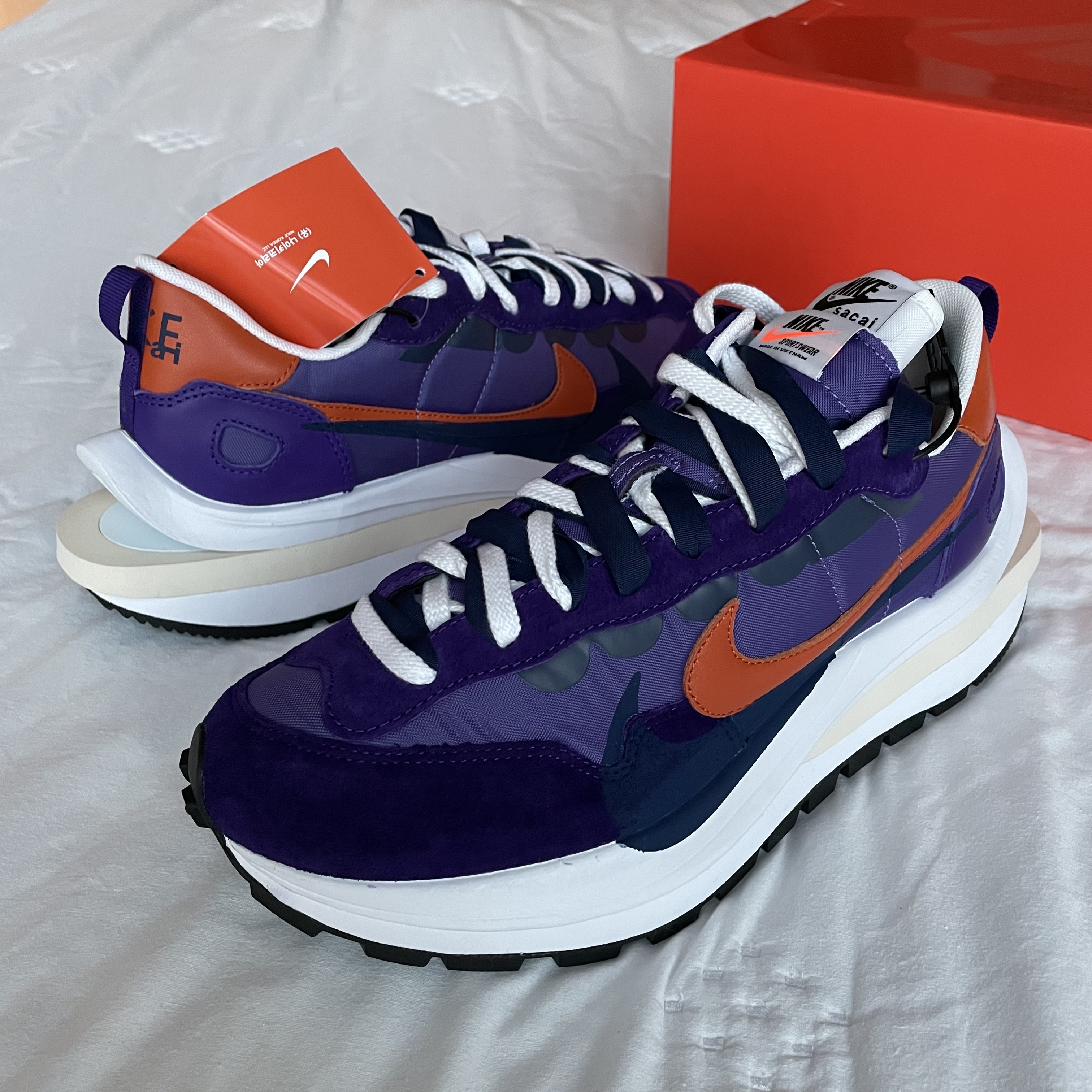 Nike x Sacai VaporWaffle Dark Iris 착용 스타일