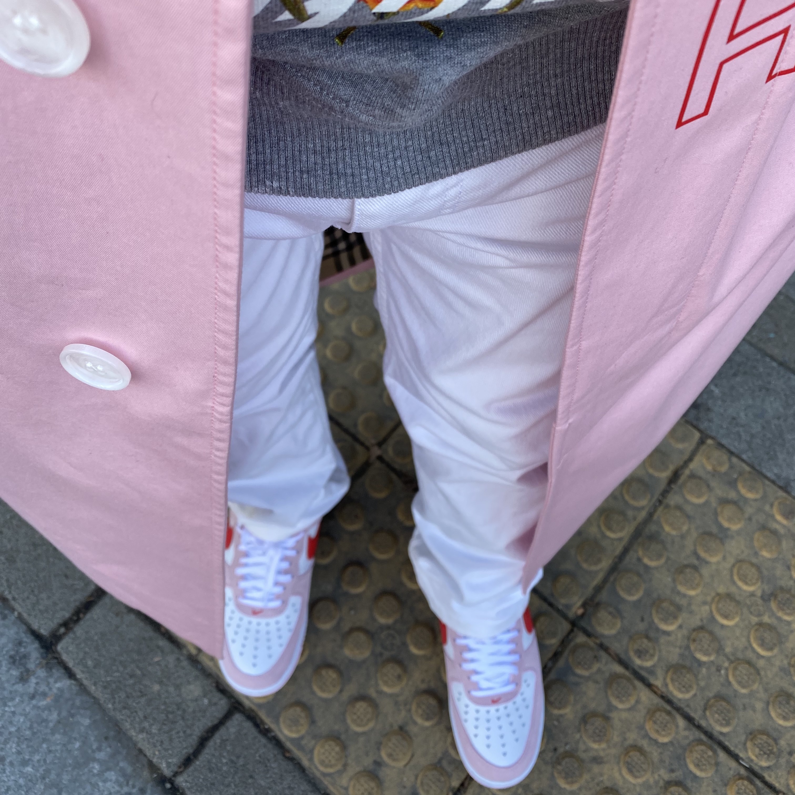 Nike Air Force 1 '07 QS Valentine's Day 착용 스타일