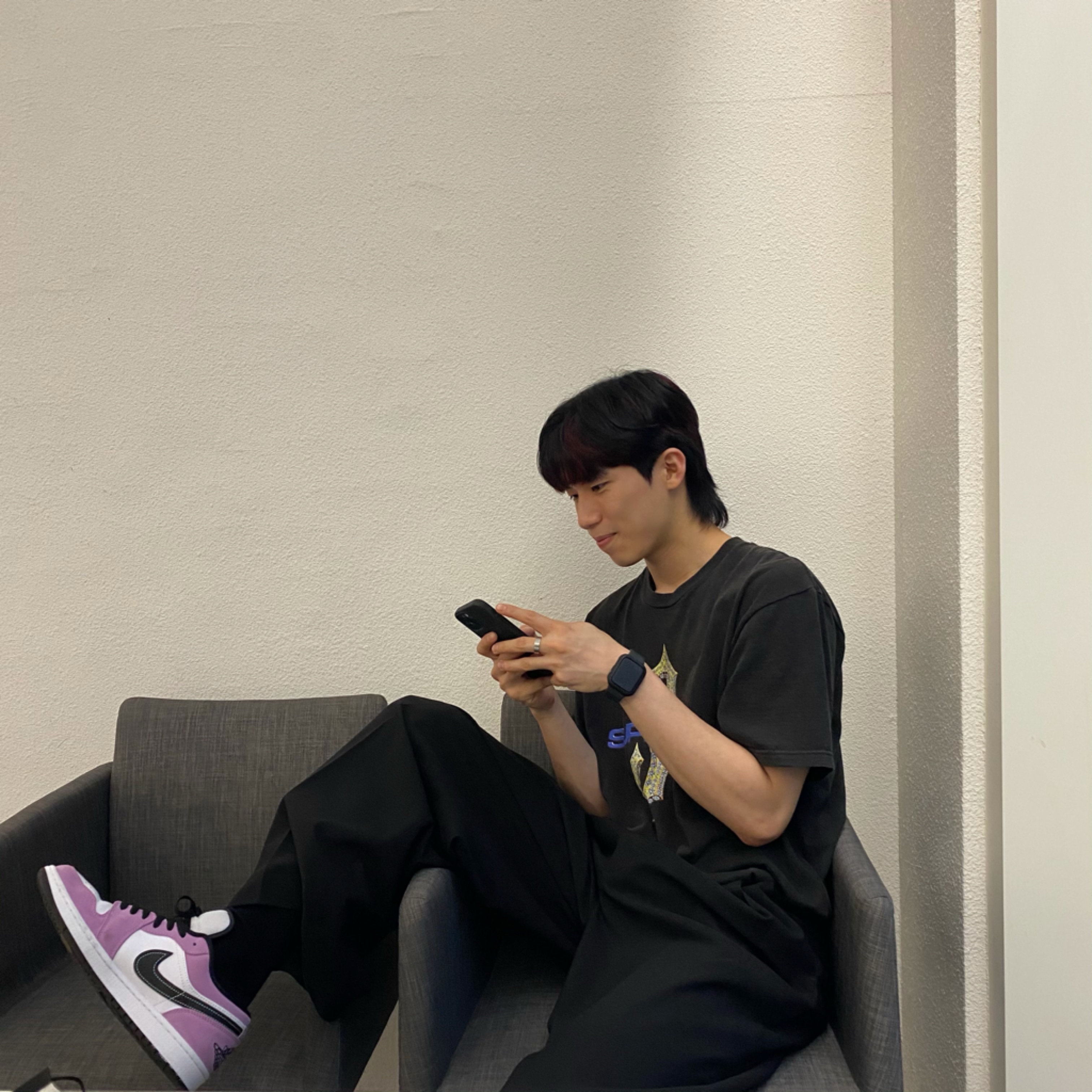 Jordan 1 Low SE Violet Shock 착용 스타일