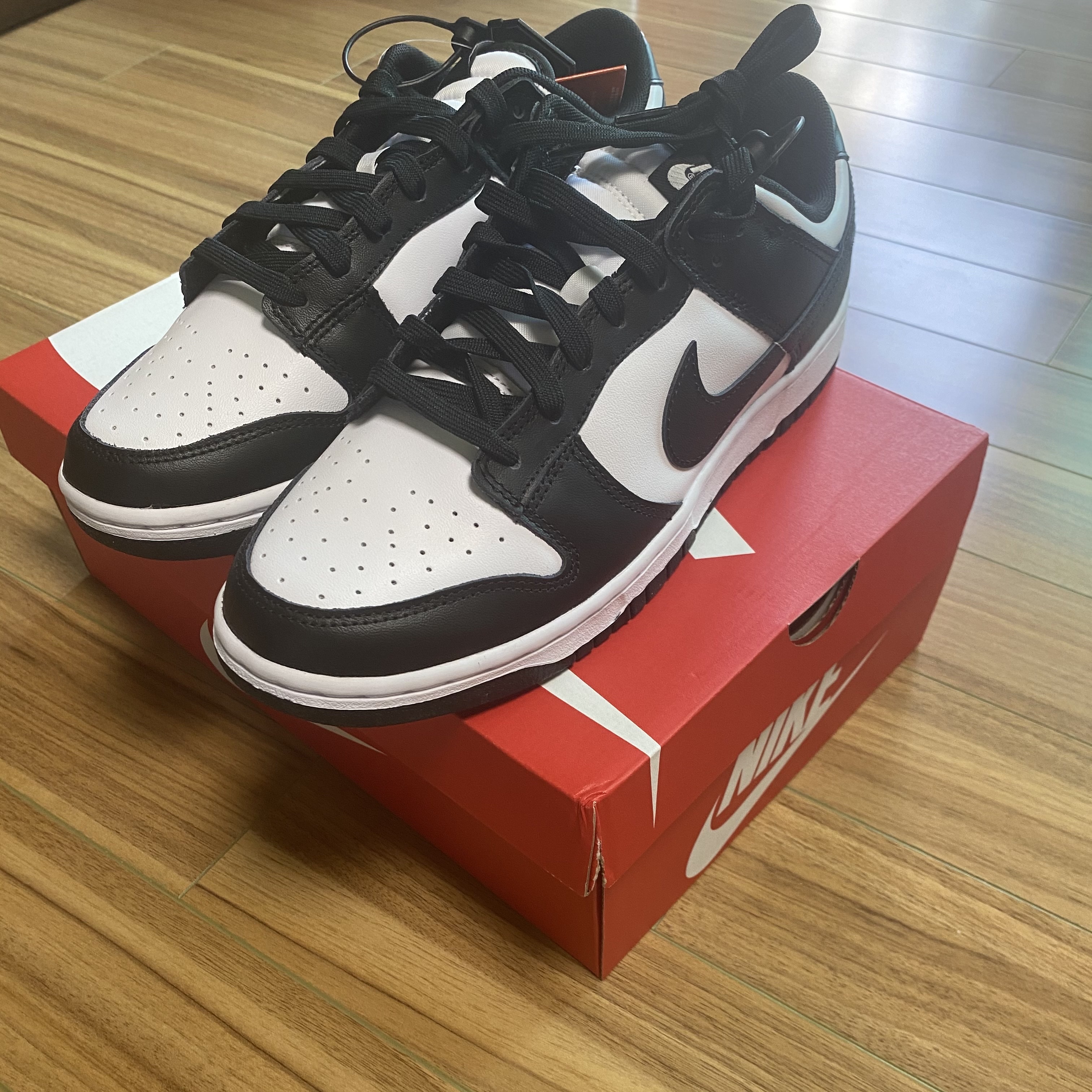Nike Dunk Low Retro Black 착용 스타일 - 2