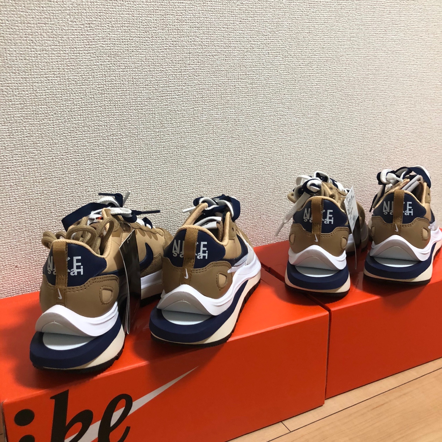 Nike x Sacai VaporWaffle Sesame and Blue Void 착용 스타일 - 4