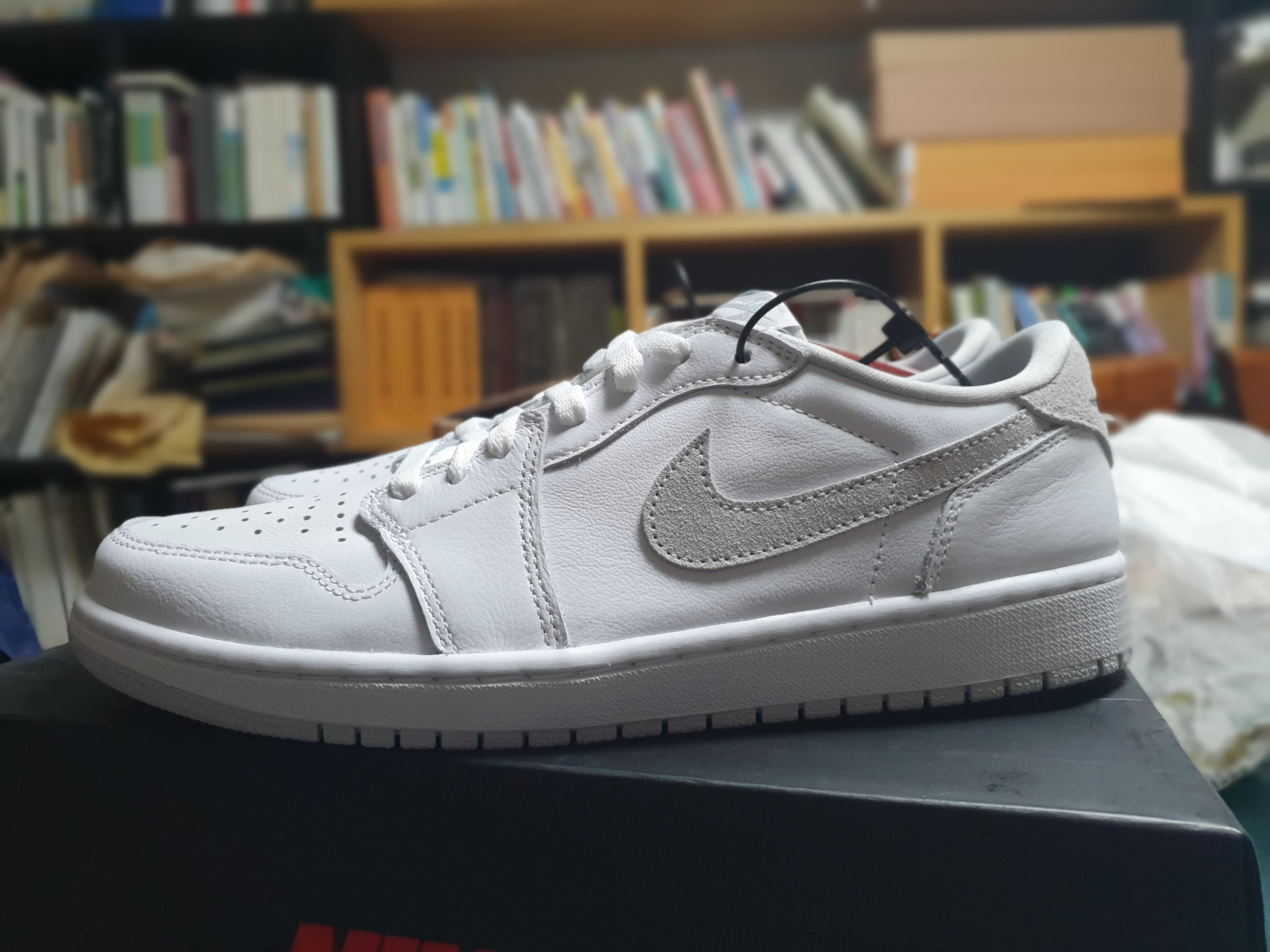 Jordan 1 Low OG Neutral Grey 착용 스타일 - 3
