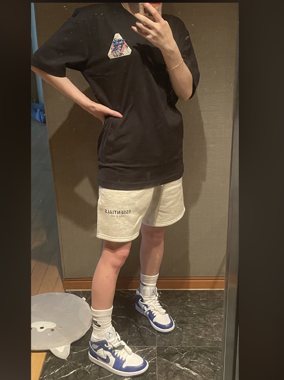 Palace Ripped T-Shirt Black - 19FW, (W) Jordan 1 Mid White Hyper Royal 착용 스타일 - 4