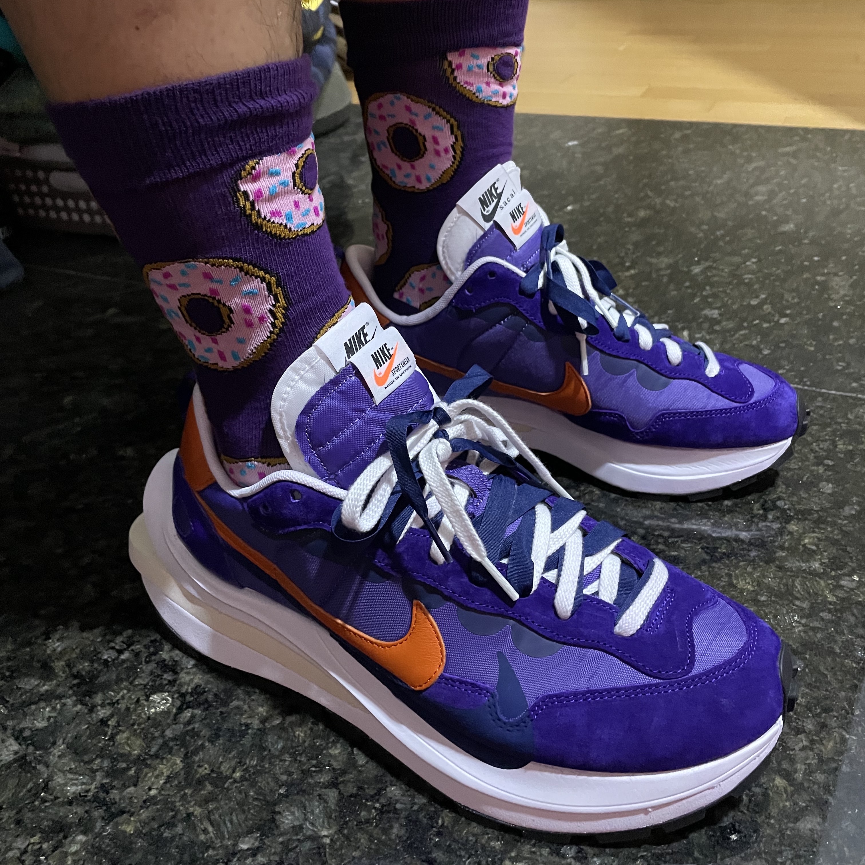 Nike x Sacai VaporWaffle Dark Iris 착용 스타일
