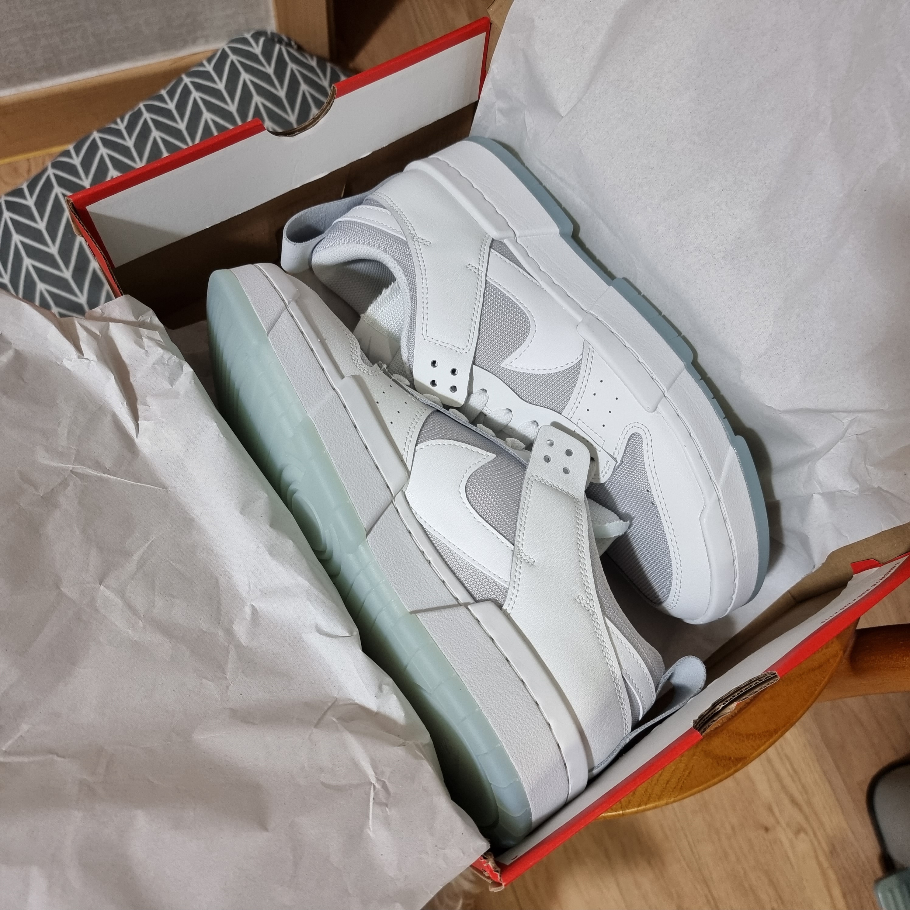 (W) Nike Dunk Low Disrupt Photon Dust 착용 스타일 - 1