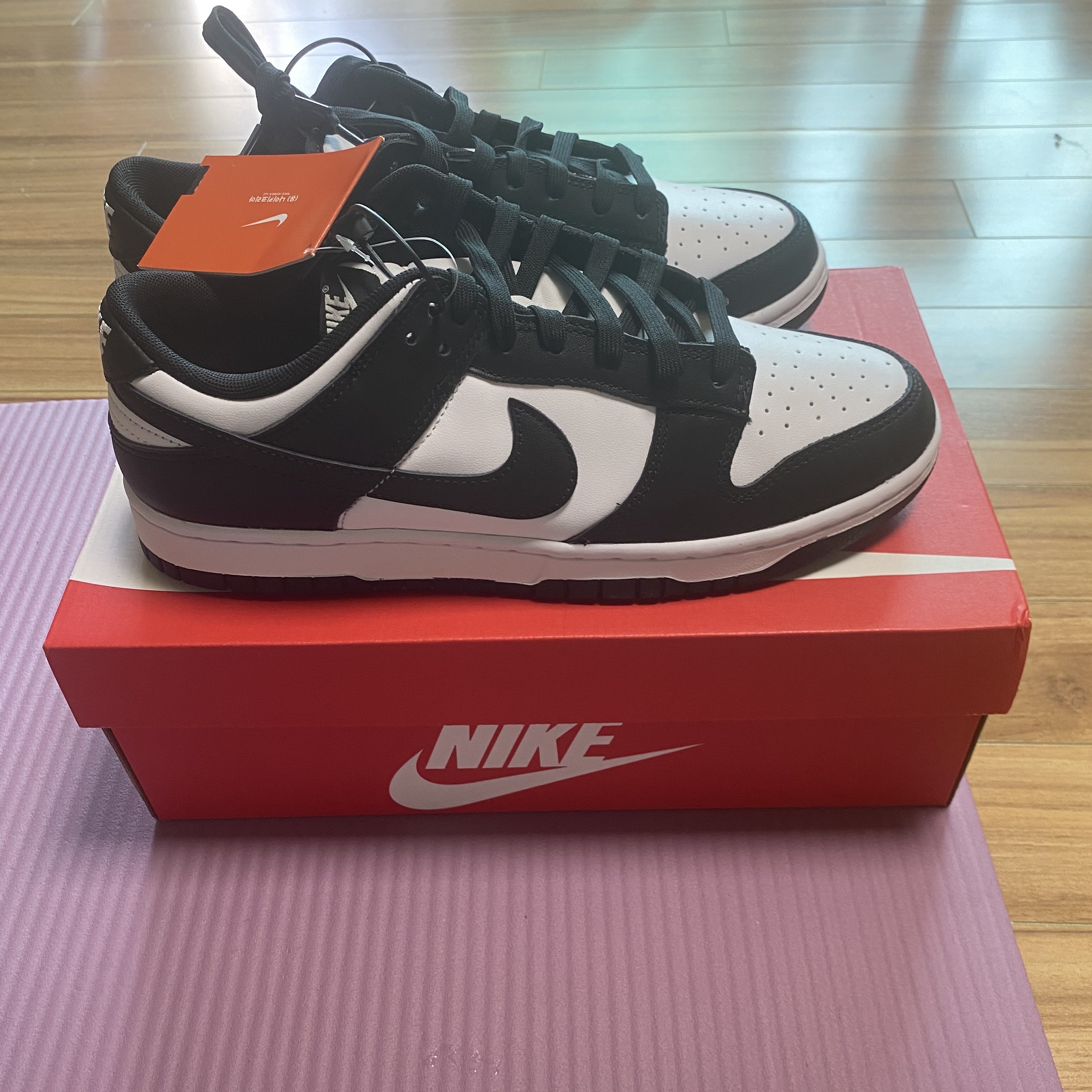 Nike Dunk Low Retro Black 착용 스타일 - 1