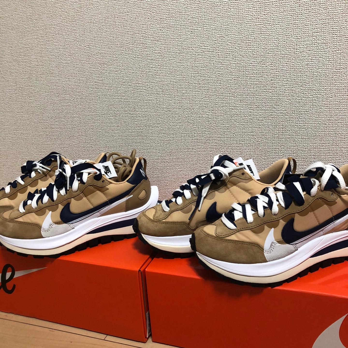 Nike x Sacai VaporWaffle Sesame and Blue Void 착용 스타일 - 1