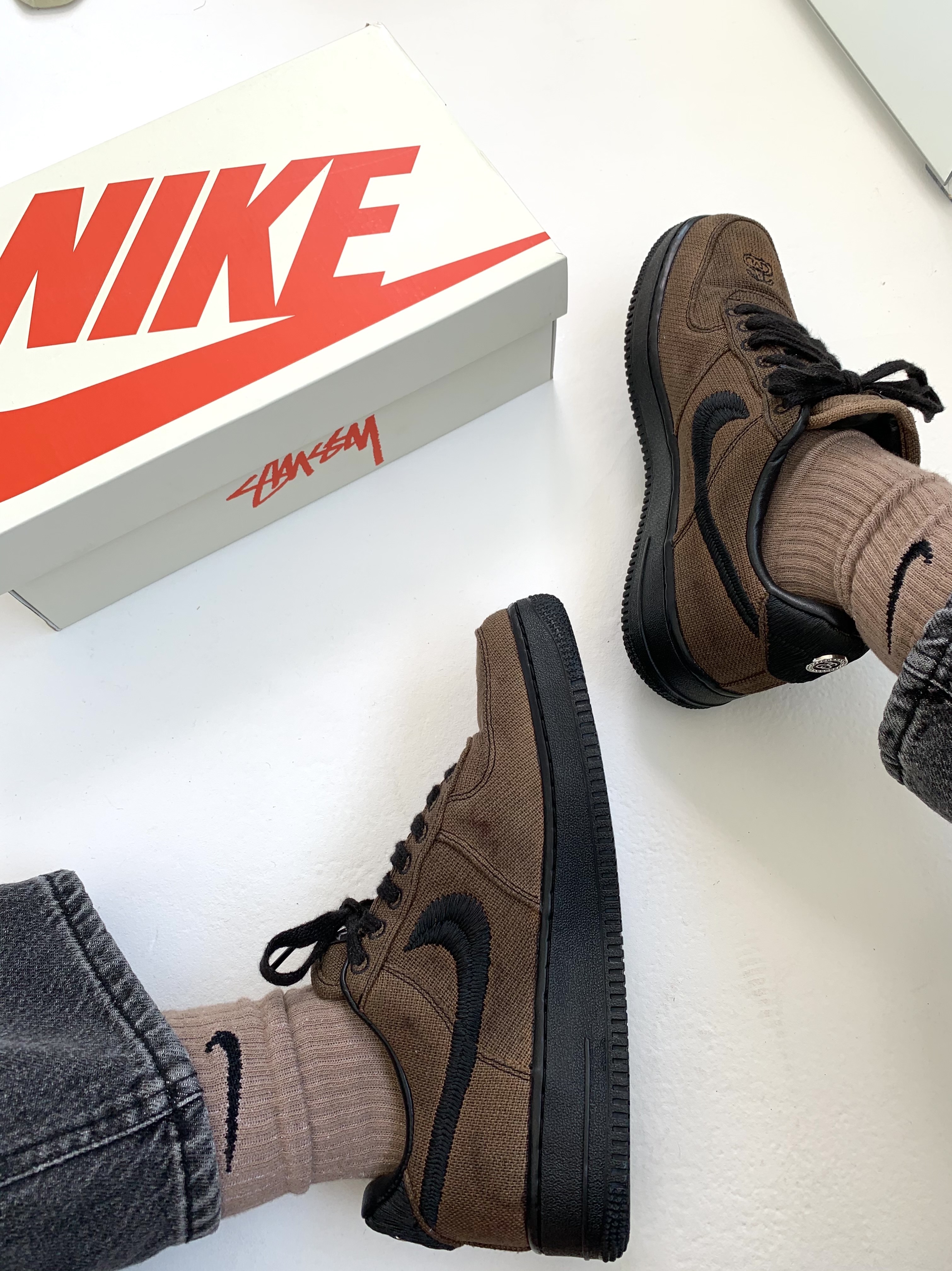 Nike x Stussy Air Force 1 Low Triple Black 착용 스타일