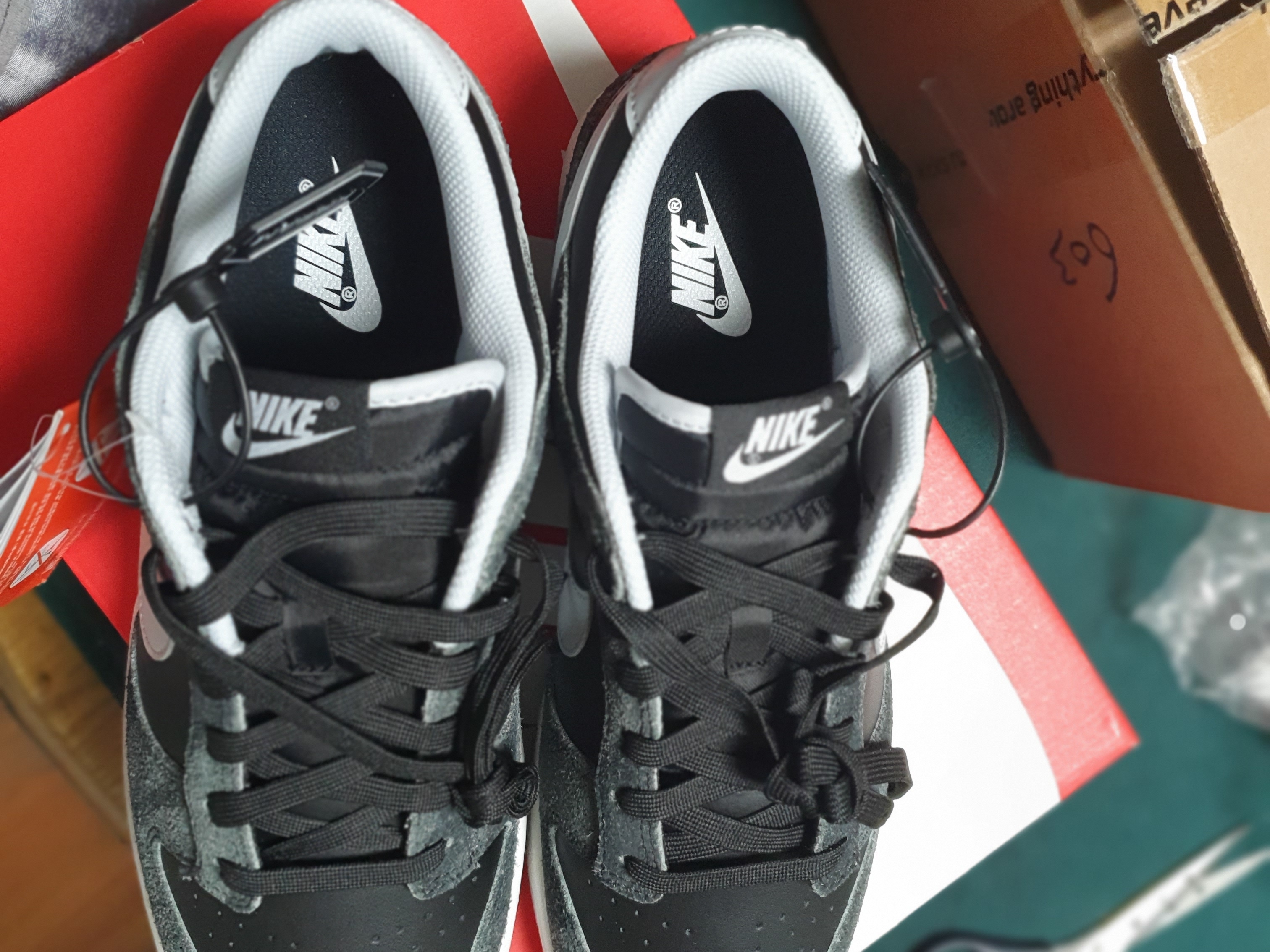 Nike Dunk Low Retro PRM Zebra 착용 스타일 - 4