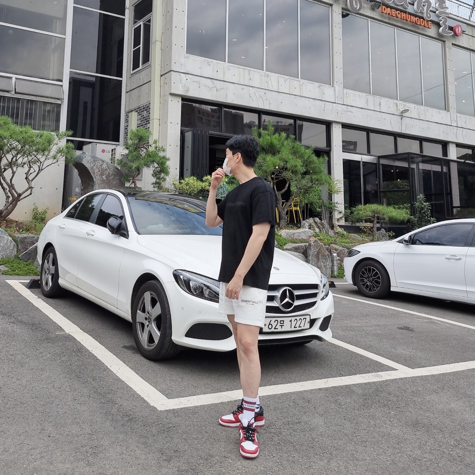 Nike SB Dunk Low Pro Chicago, Essentials Sweatshorts Black - 21SS 착용 스타일 - 1