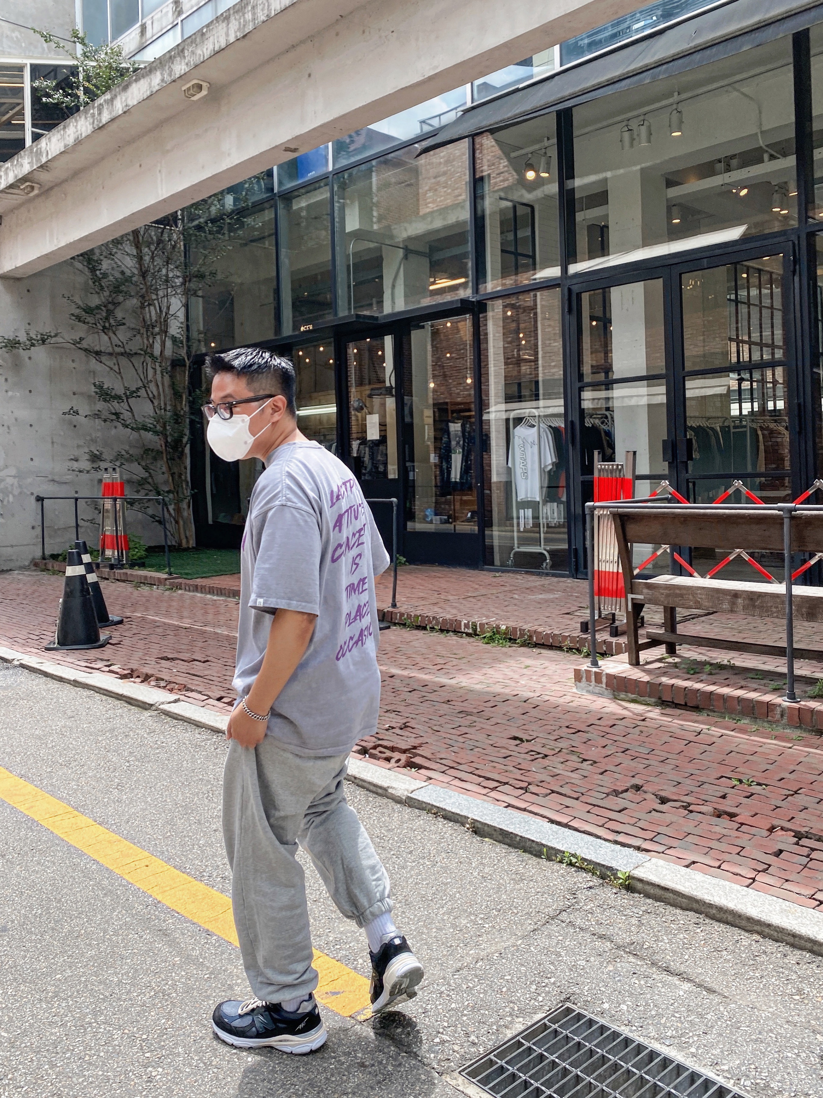 New Balance x Kith 990v3 Genesis 착용 스타일