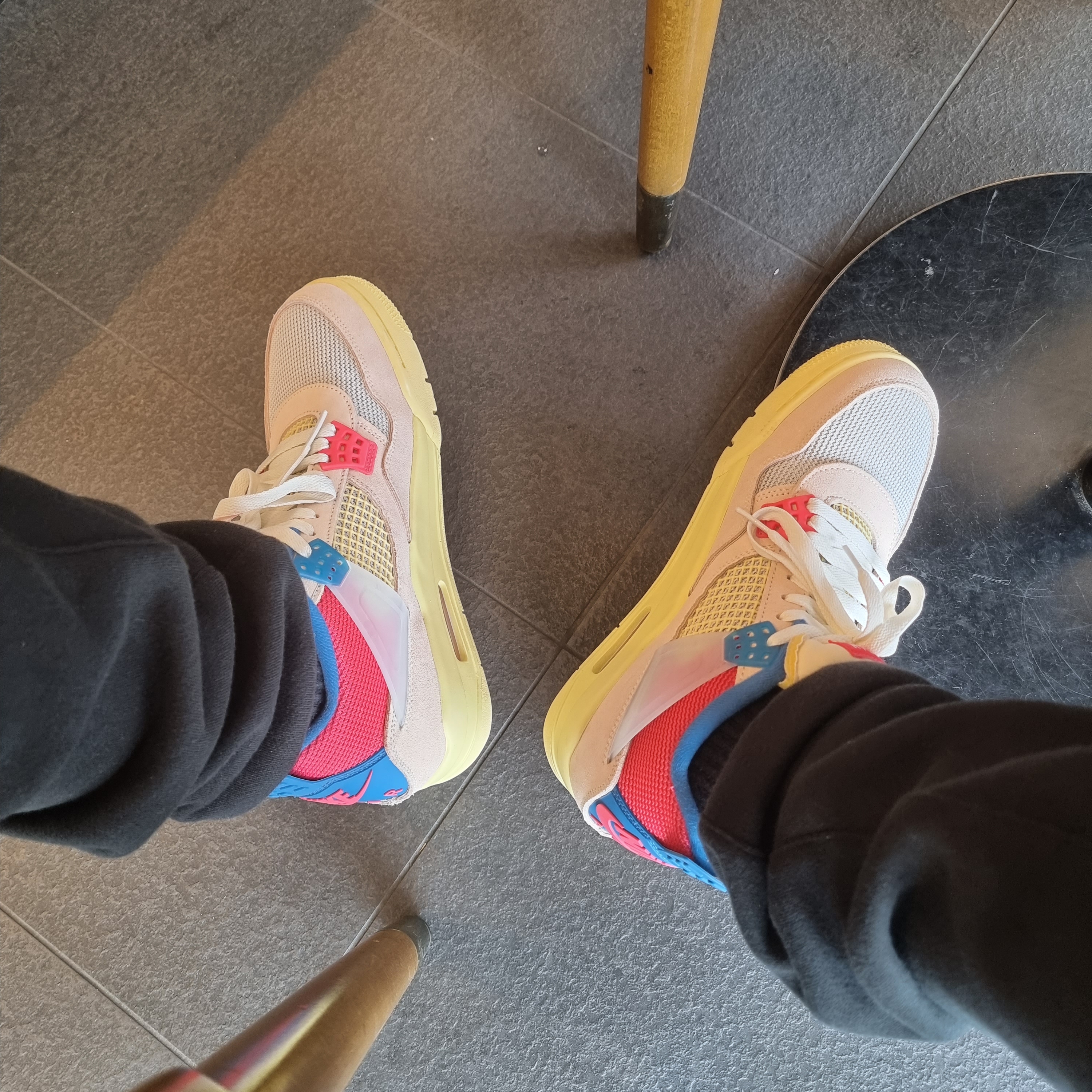 Jordan 4 x Union Retro Guava Ice 착용 스타일