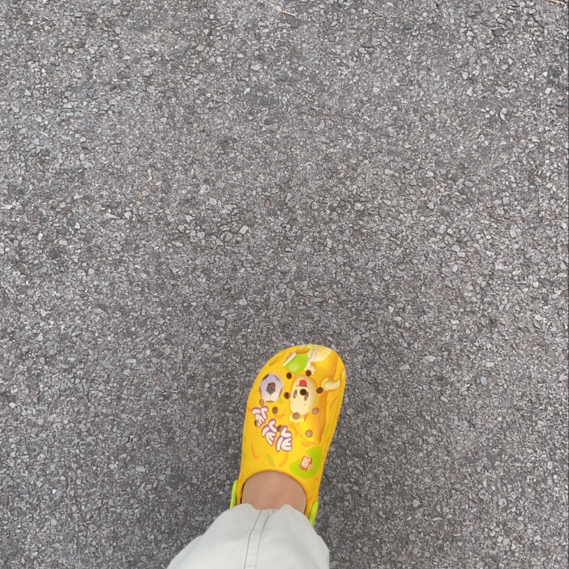 Crocs x Nongshim Classic Clog Banana Kick 착용 스타일