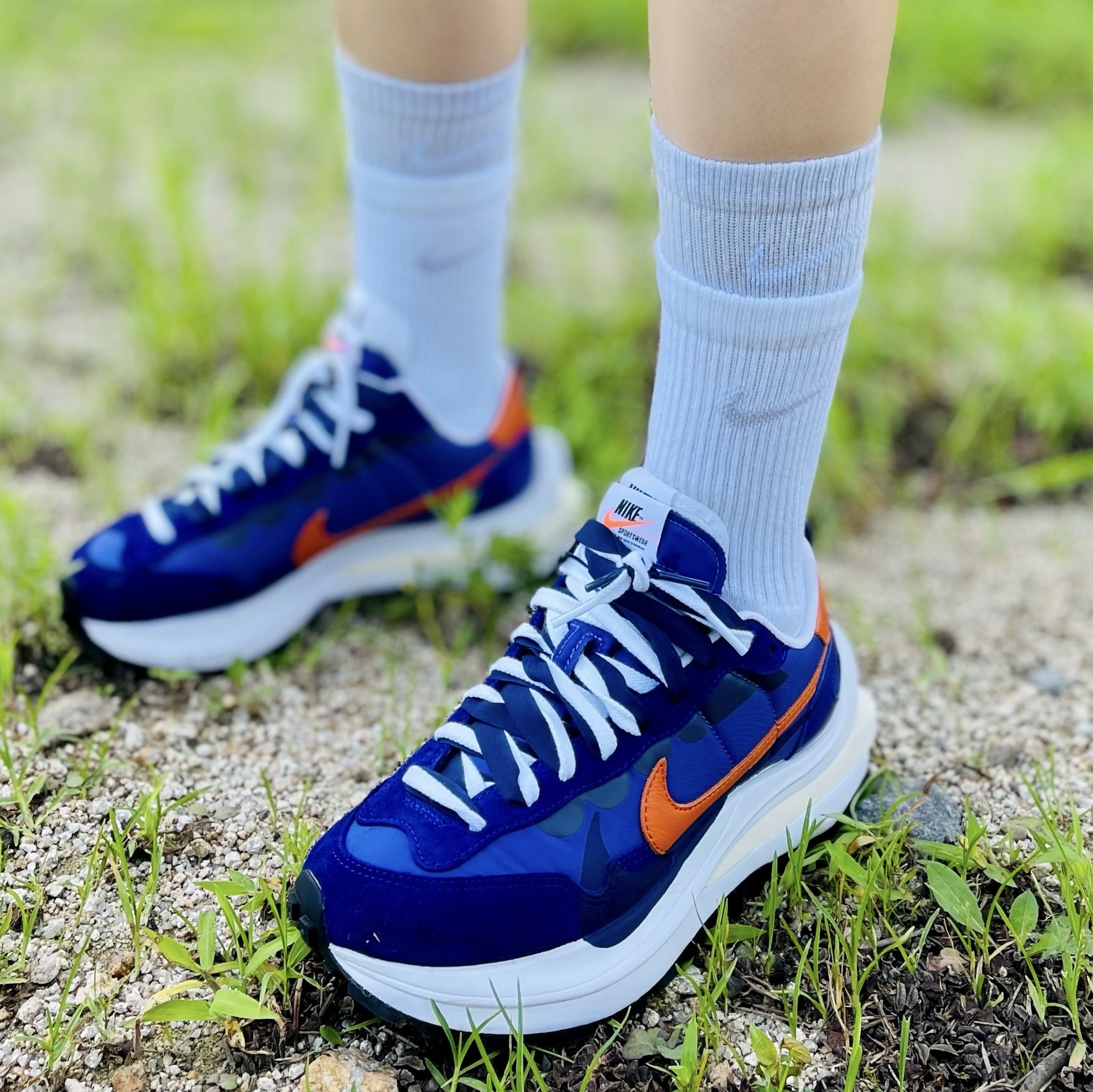 Nike x Sacai VaporWaffle Dark Iris 착용 스타일