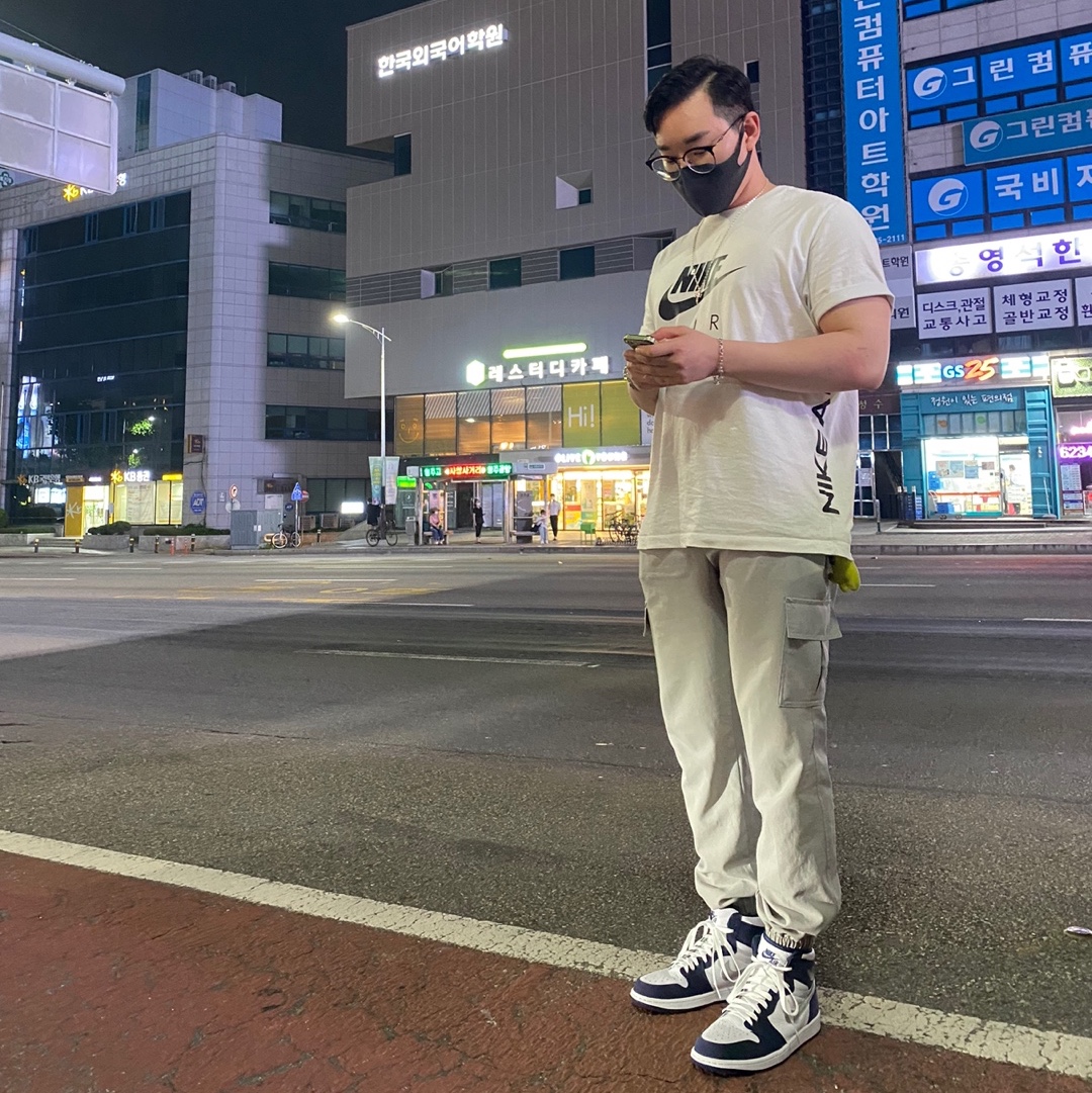 Jordan 1 Retro High OG CO.JP Midnight Navy 착용 스타일