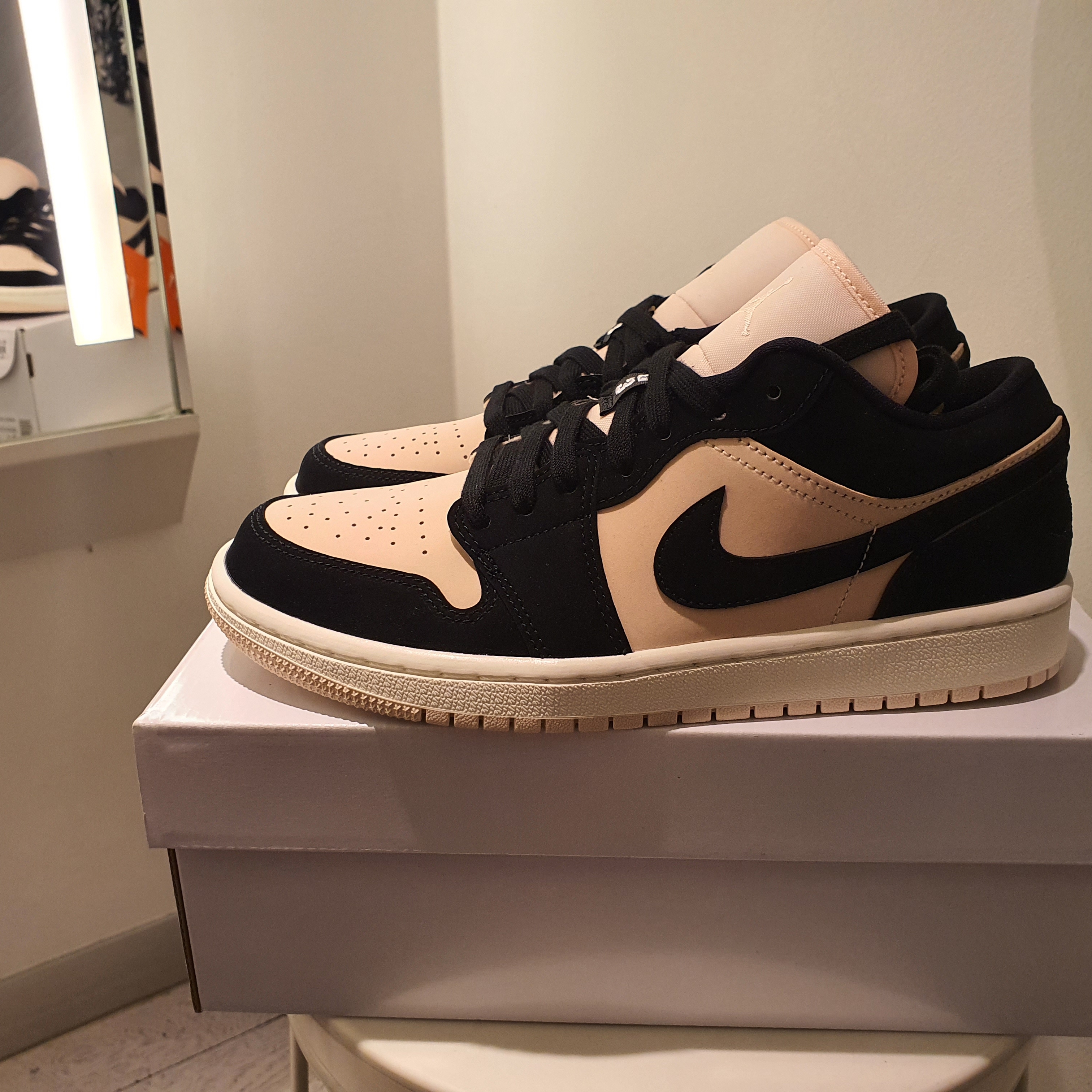 (W) Jordan 1 Low Guava Ice 착용 스타일 - 1