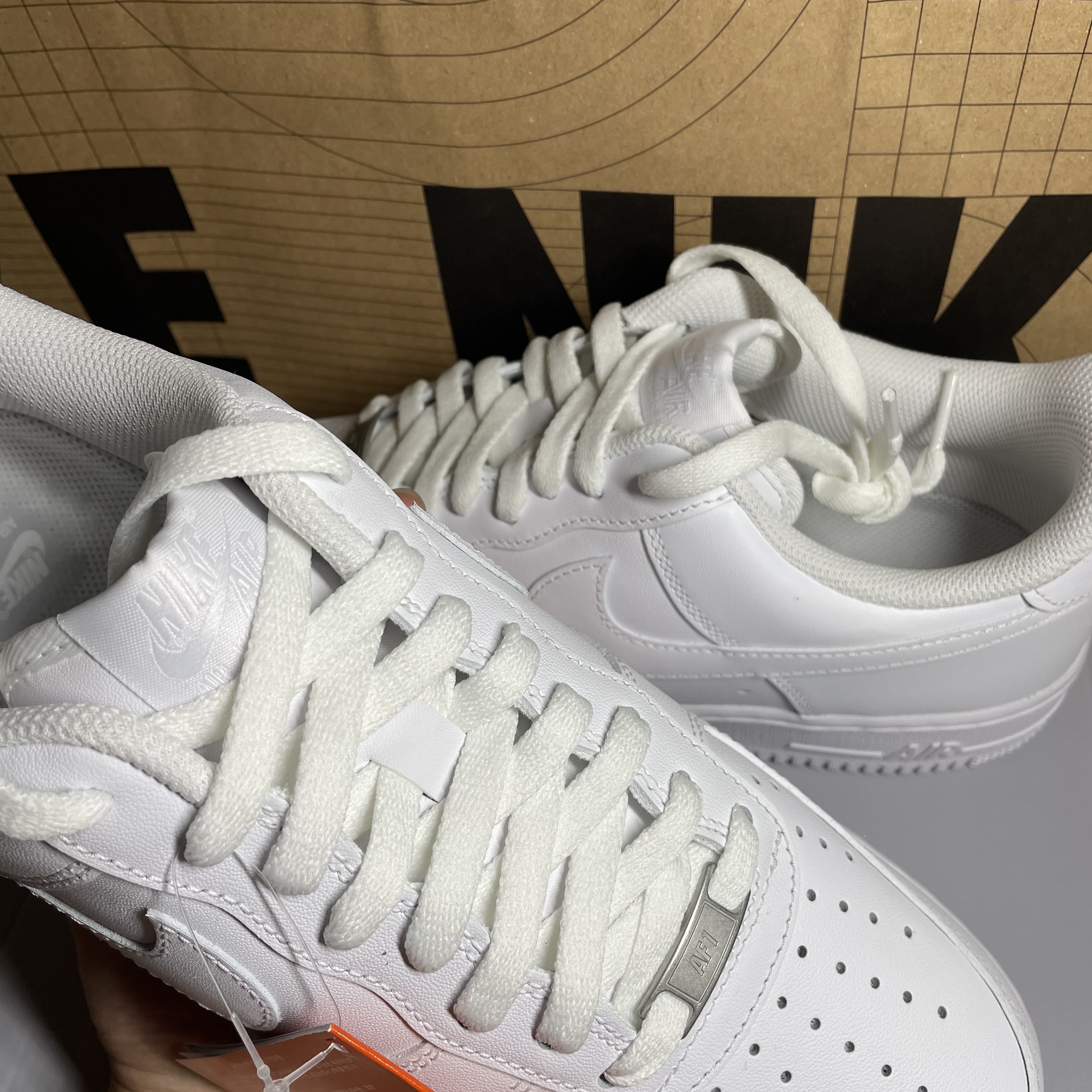 Nike Air Force 1 '07 Low White 착용 스타일 - 2