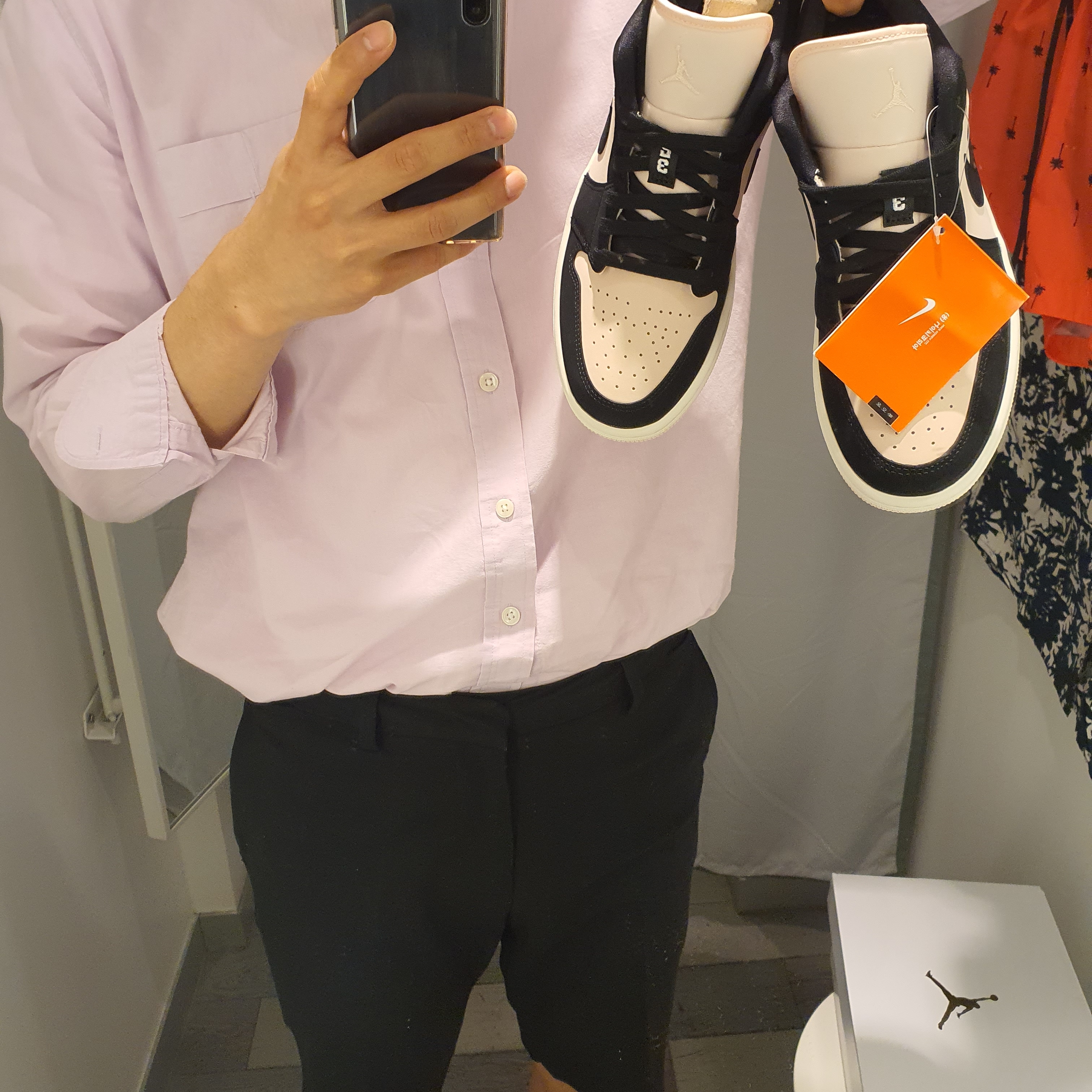 (W) Jordan 1 Low Guava Ice 착용 스타일 - 2