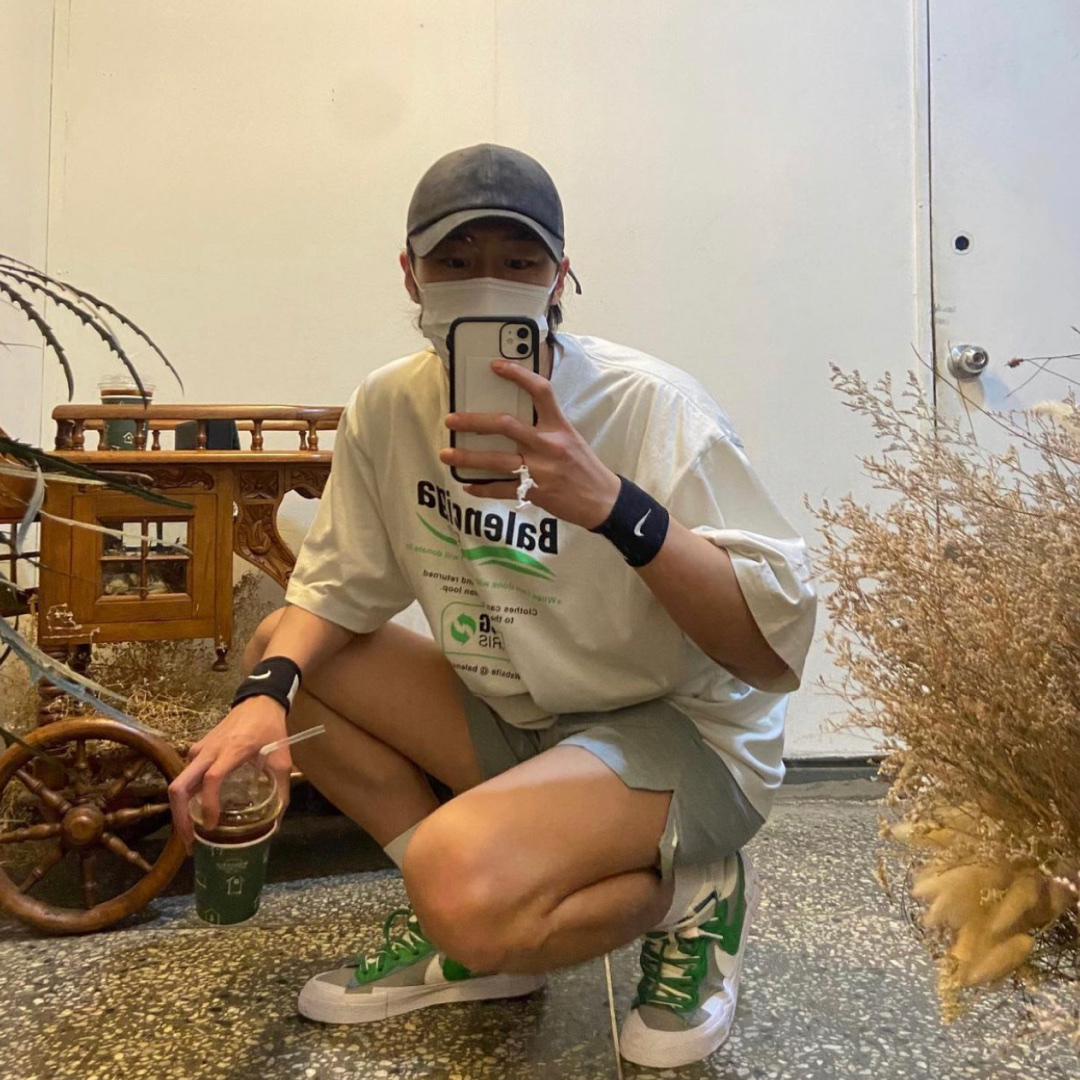 Nike x Sacai Blazer Low Classic Green 착용 스타일 - 3