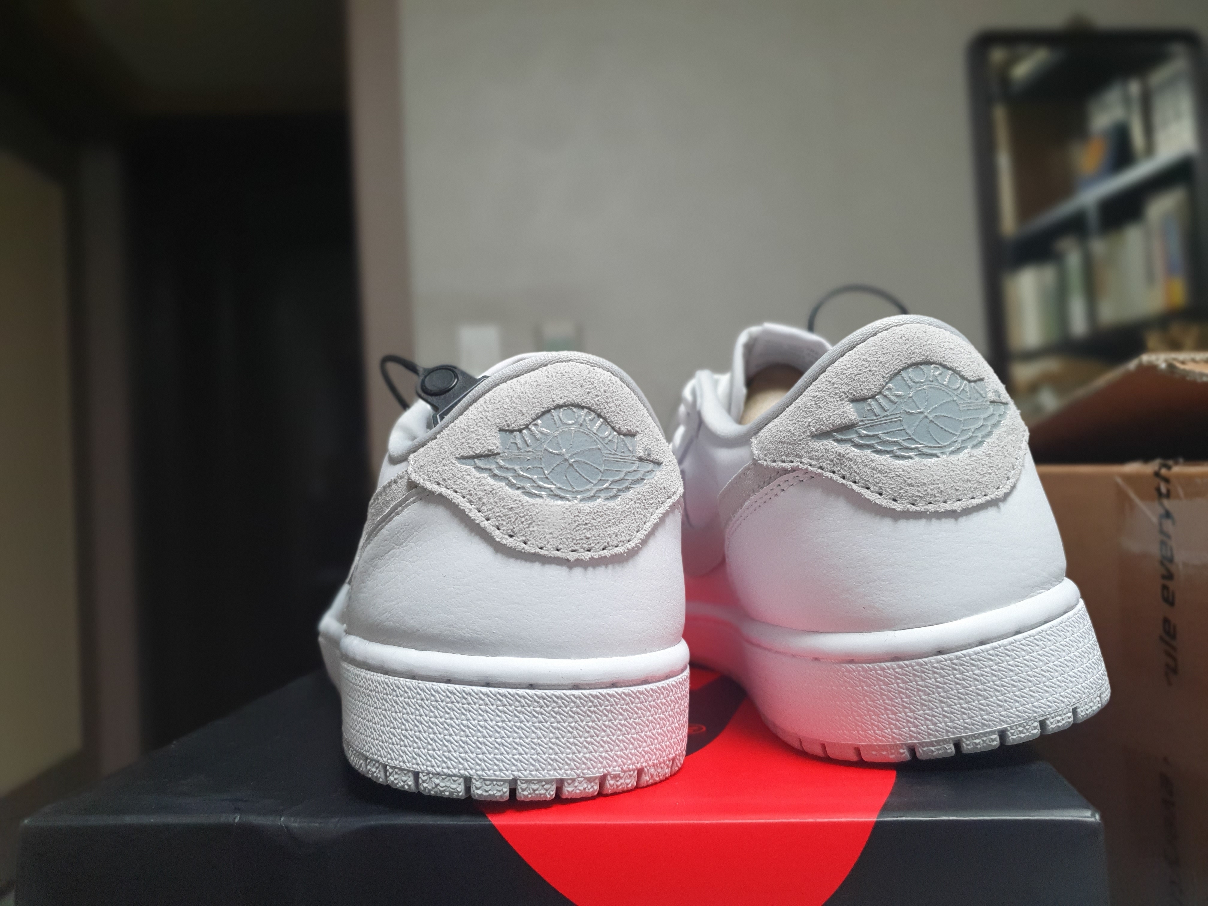 Jordan 1 Low OG Neutral Grey 착용 스타일 - 4
