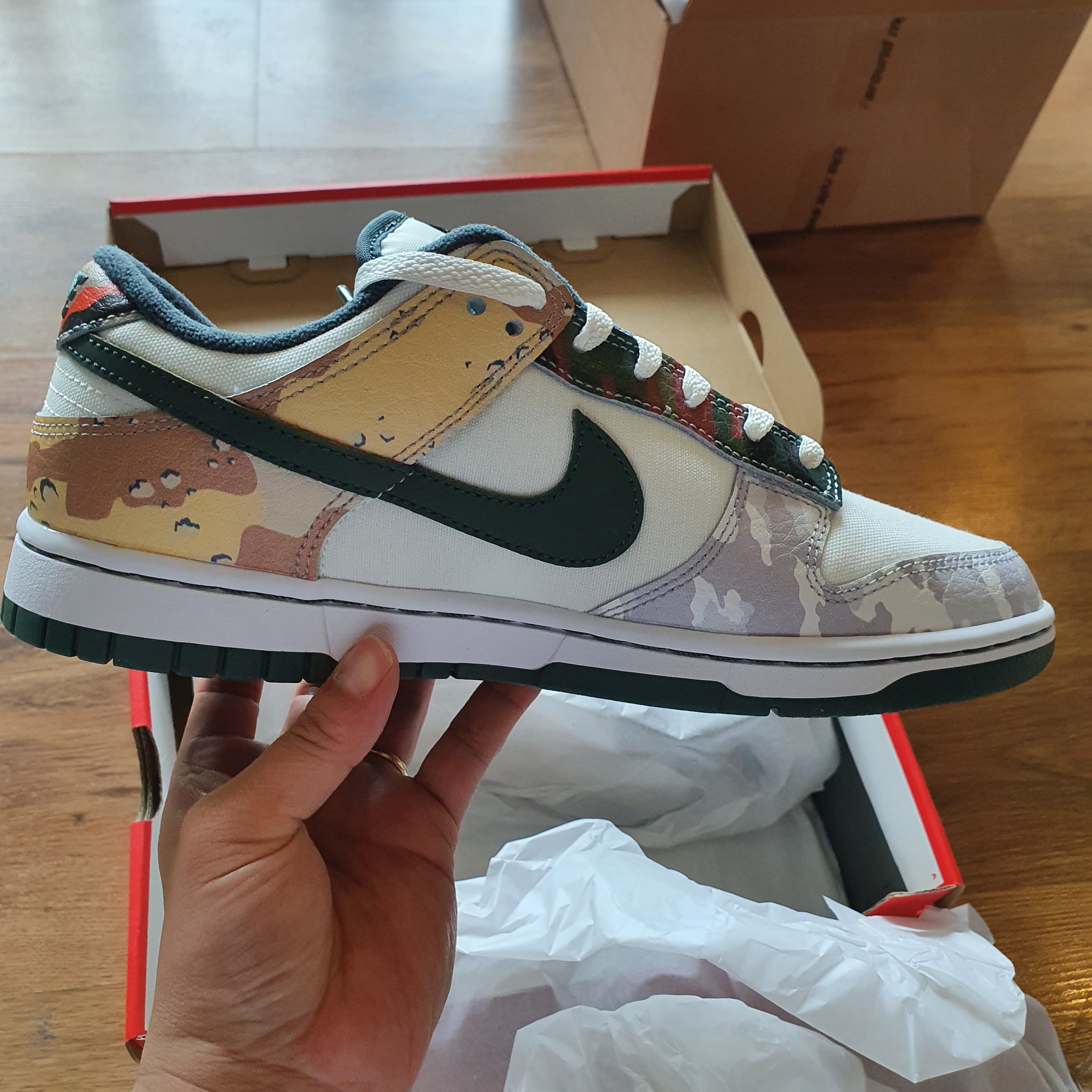 Nike Dunk Low SE Sail Multi Camo 착용 스타일 - 2