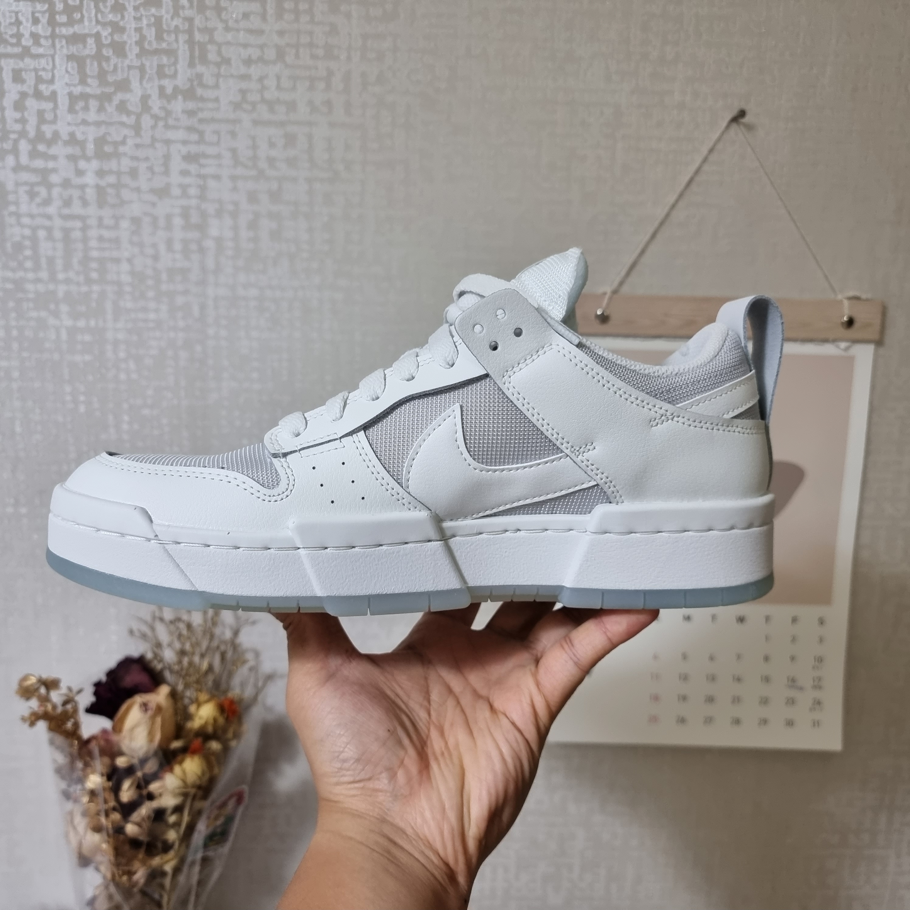 (W) Nike Dunk Low Disrupt Photon Dust 착용 스타일 - 3