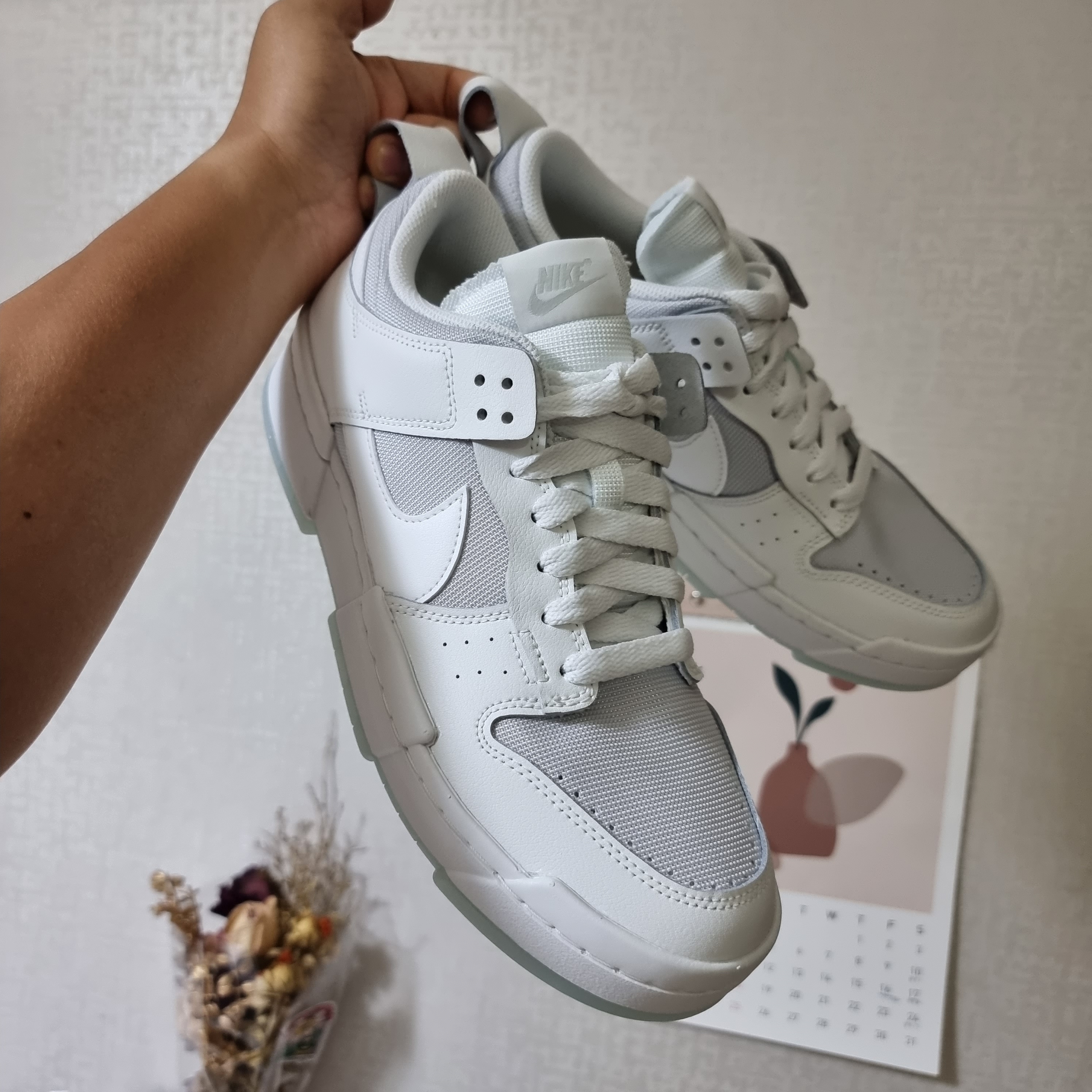 (W) Nike Dunk Low Disrupt Photon Dust 착용 스타일 - 5
